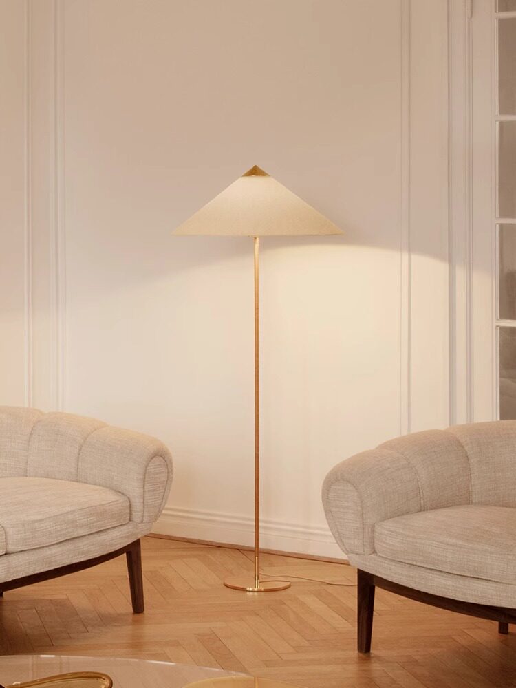 9602 Floor Lamp