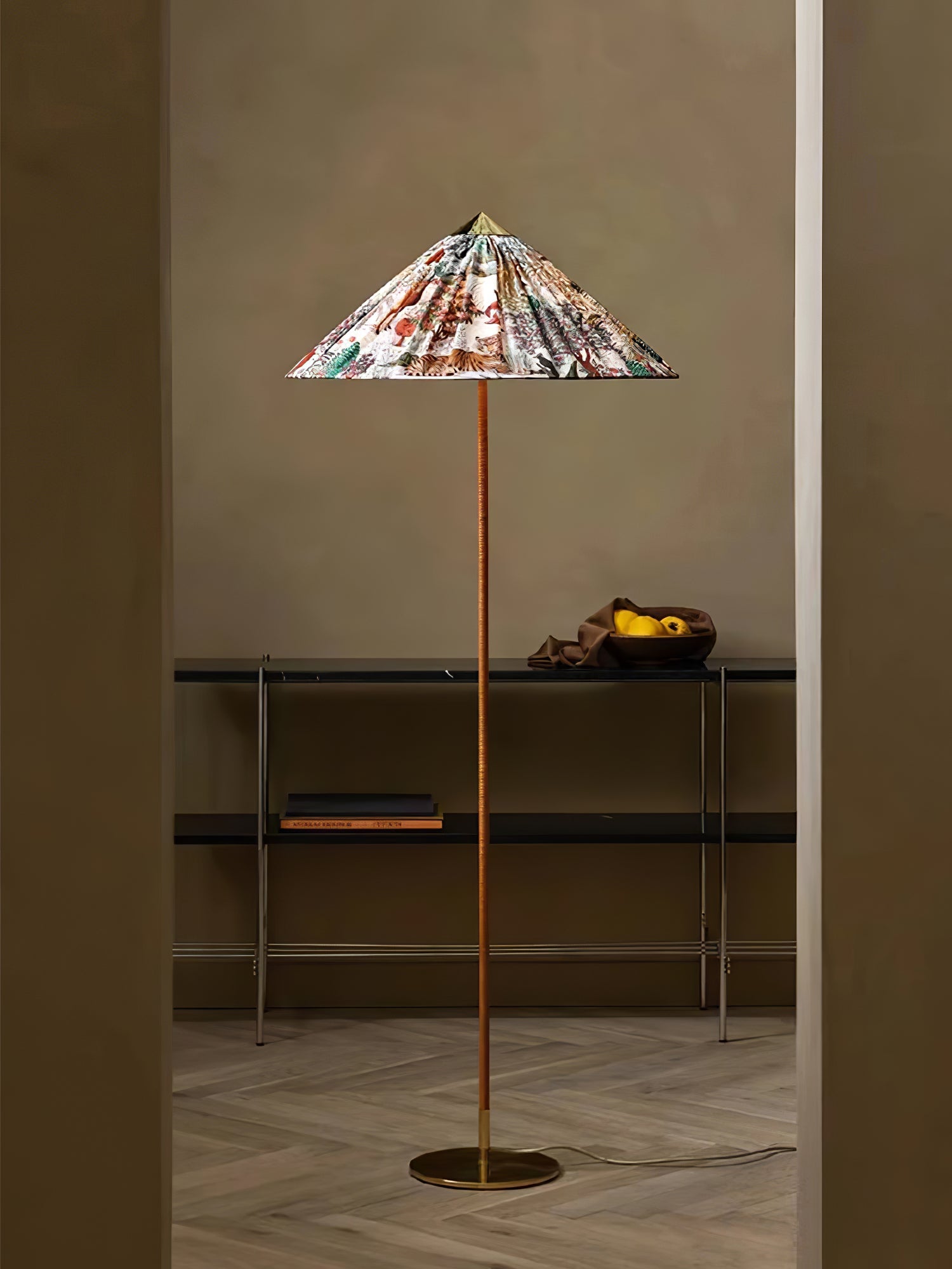 9602 Floor Lamp