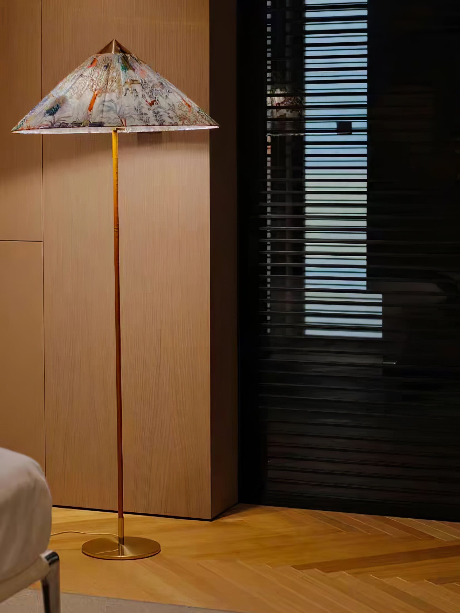9602 Floor Lamp