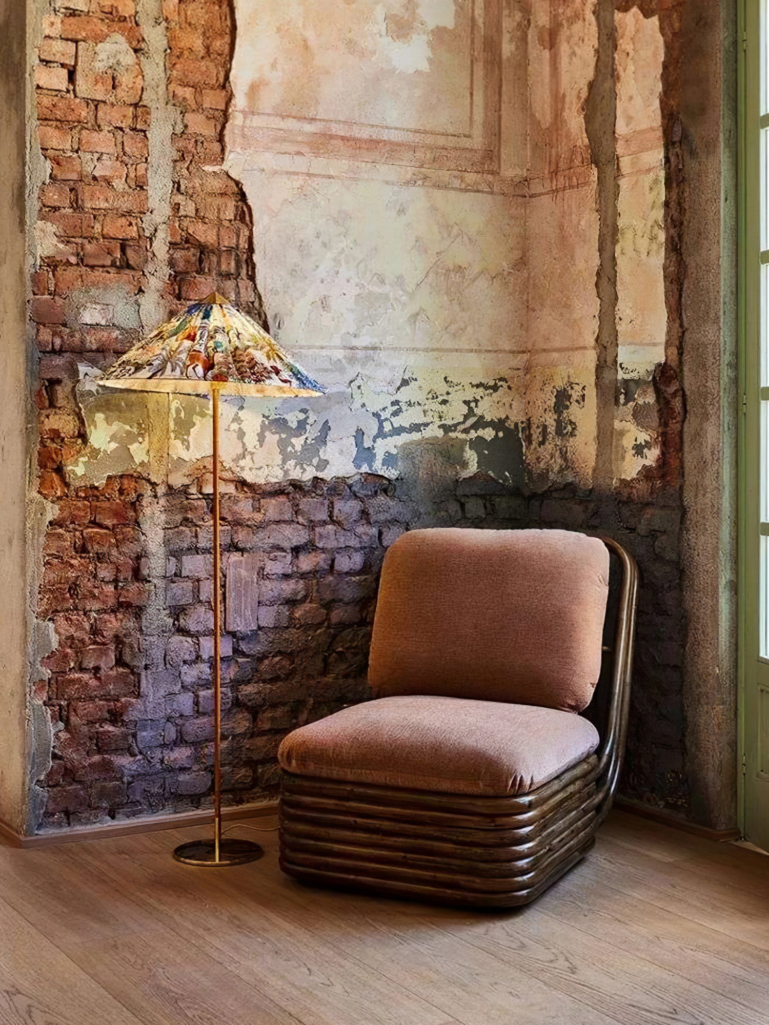 9602 Floor Lamp