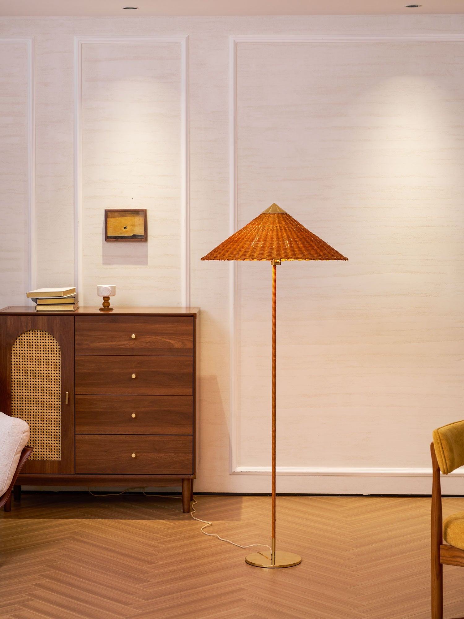 9602 Floor Lamp