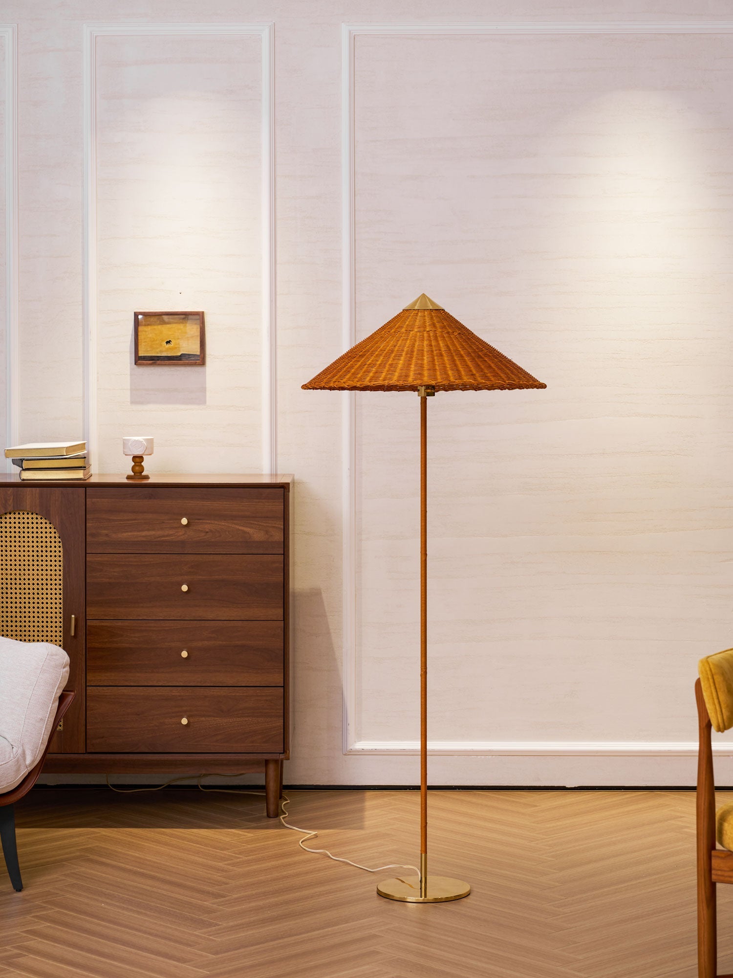 9602 Floor Lamp