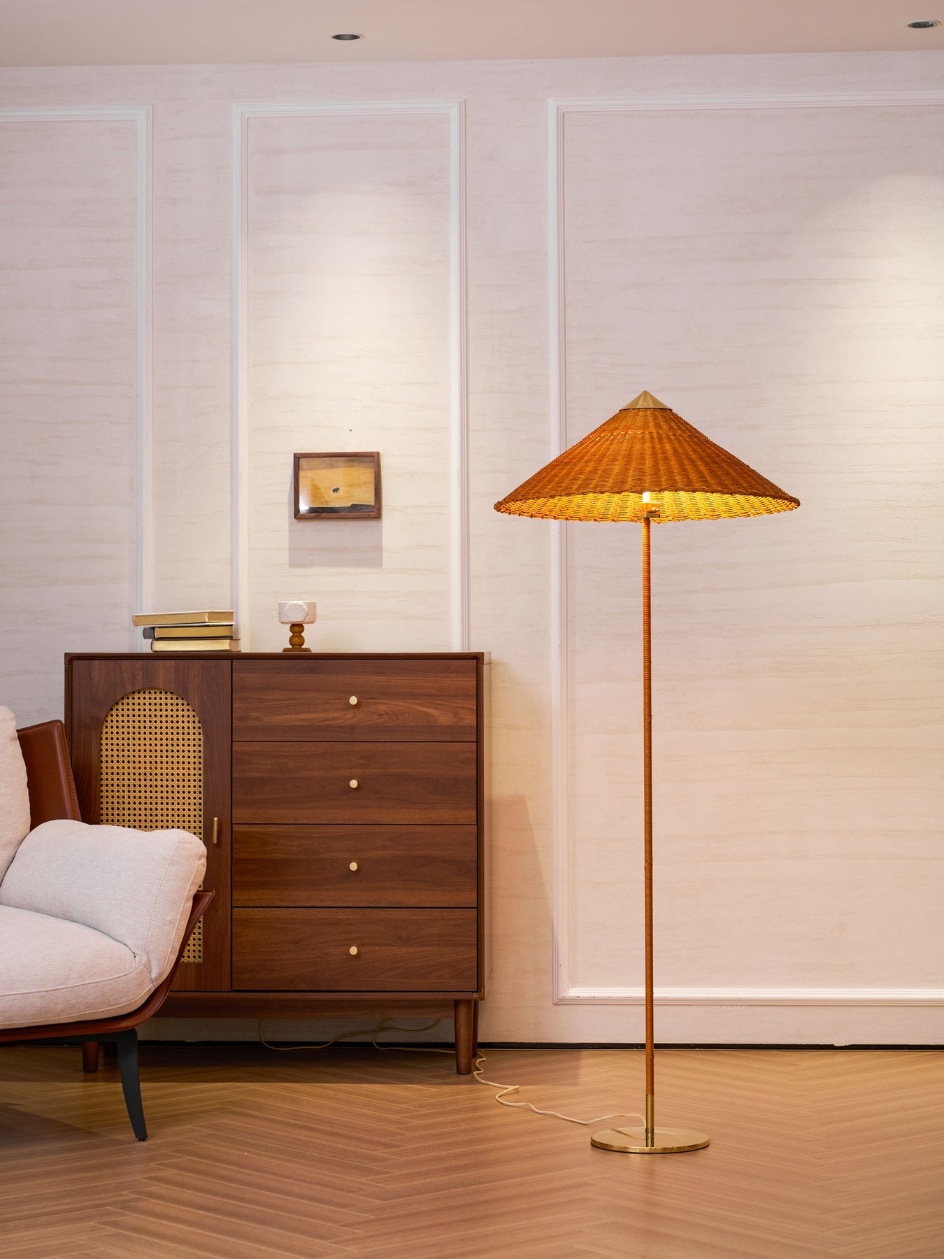 9602 Floor Lamp