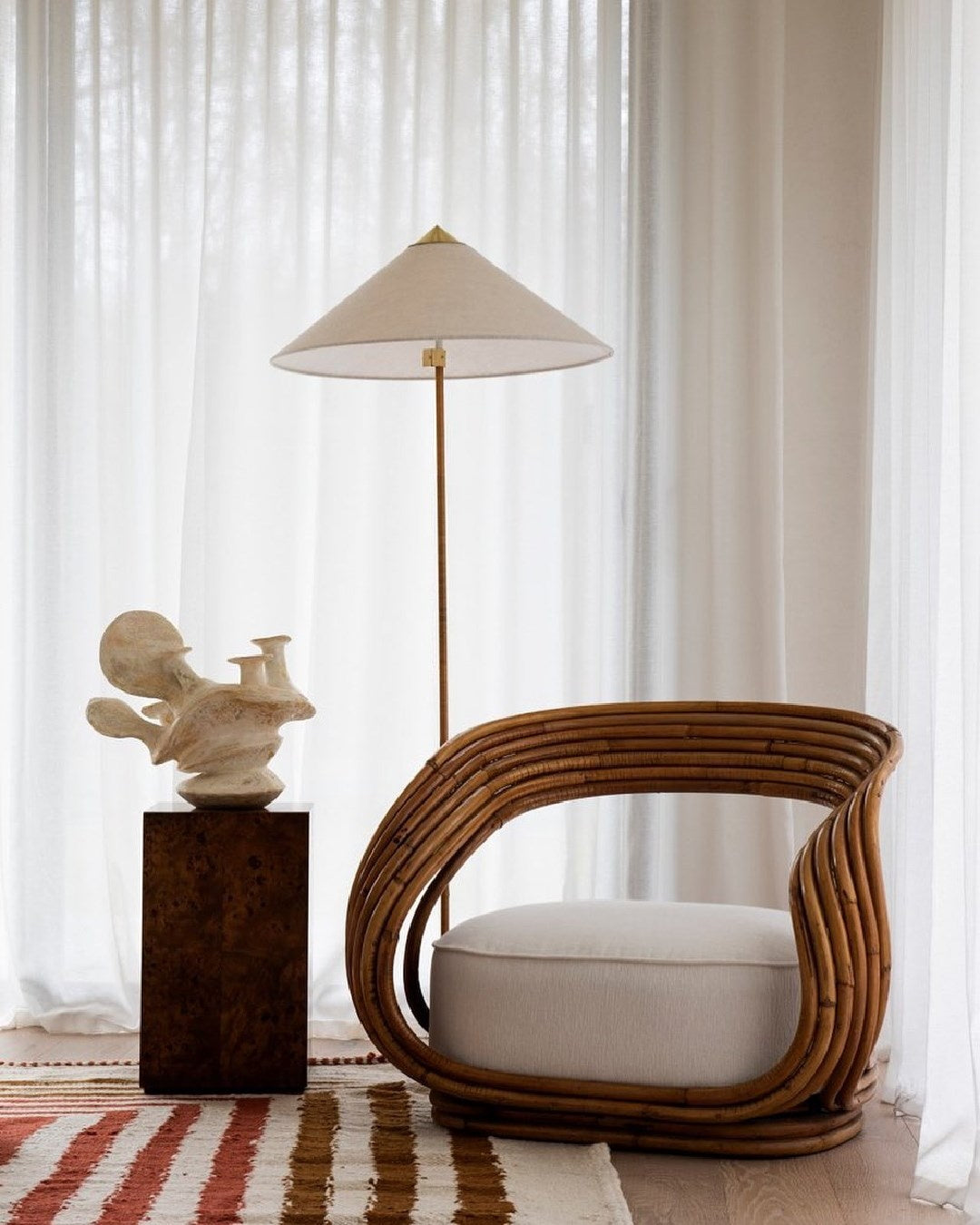 9602 Floor Lamp