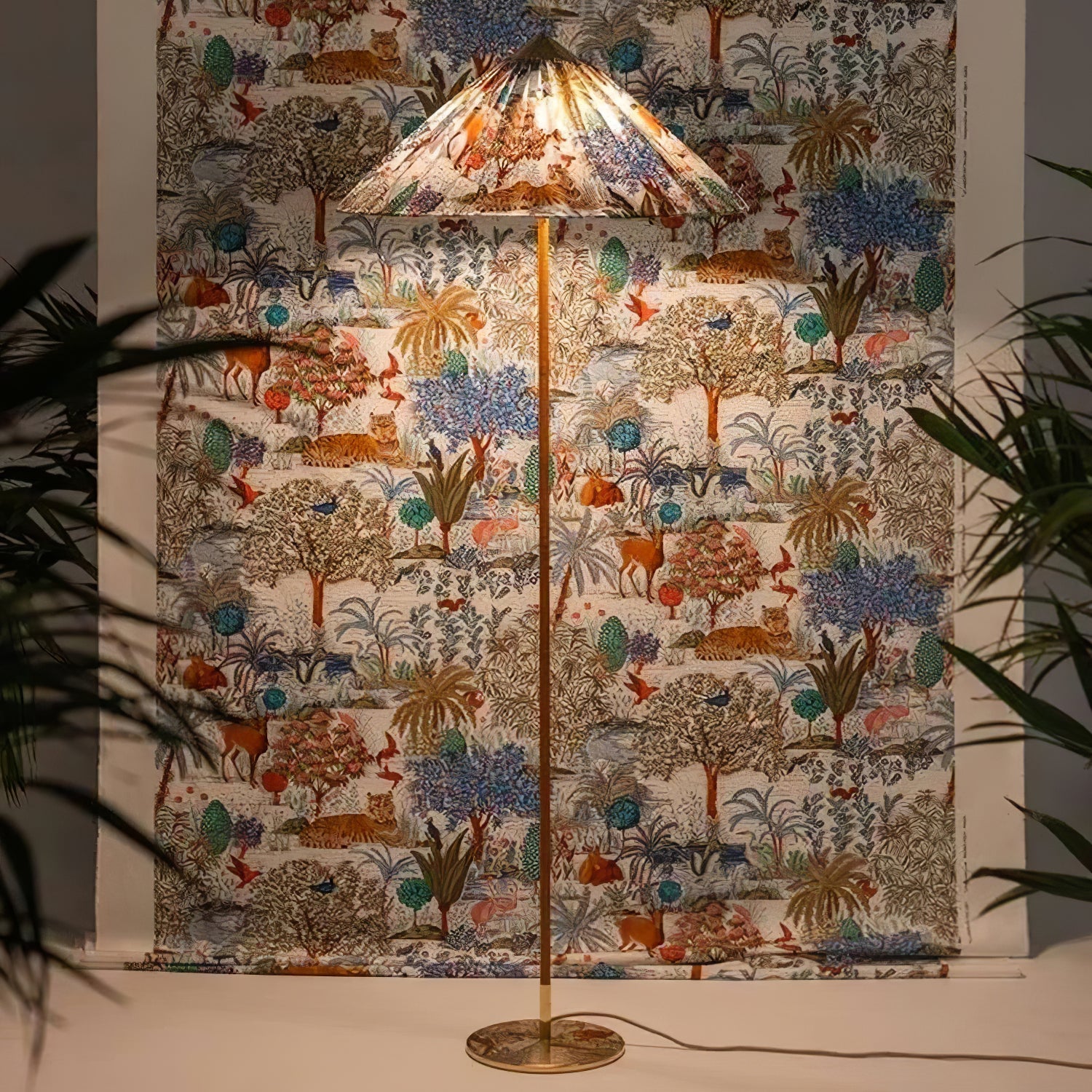 9602 Floor Lamp