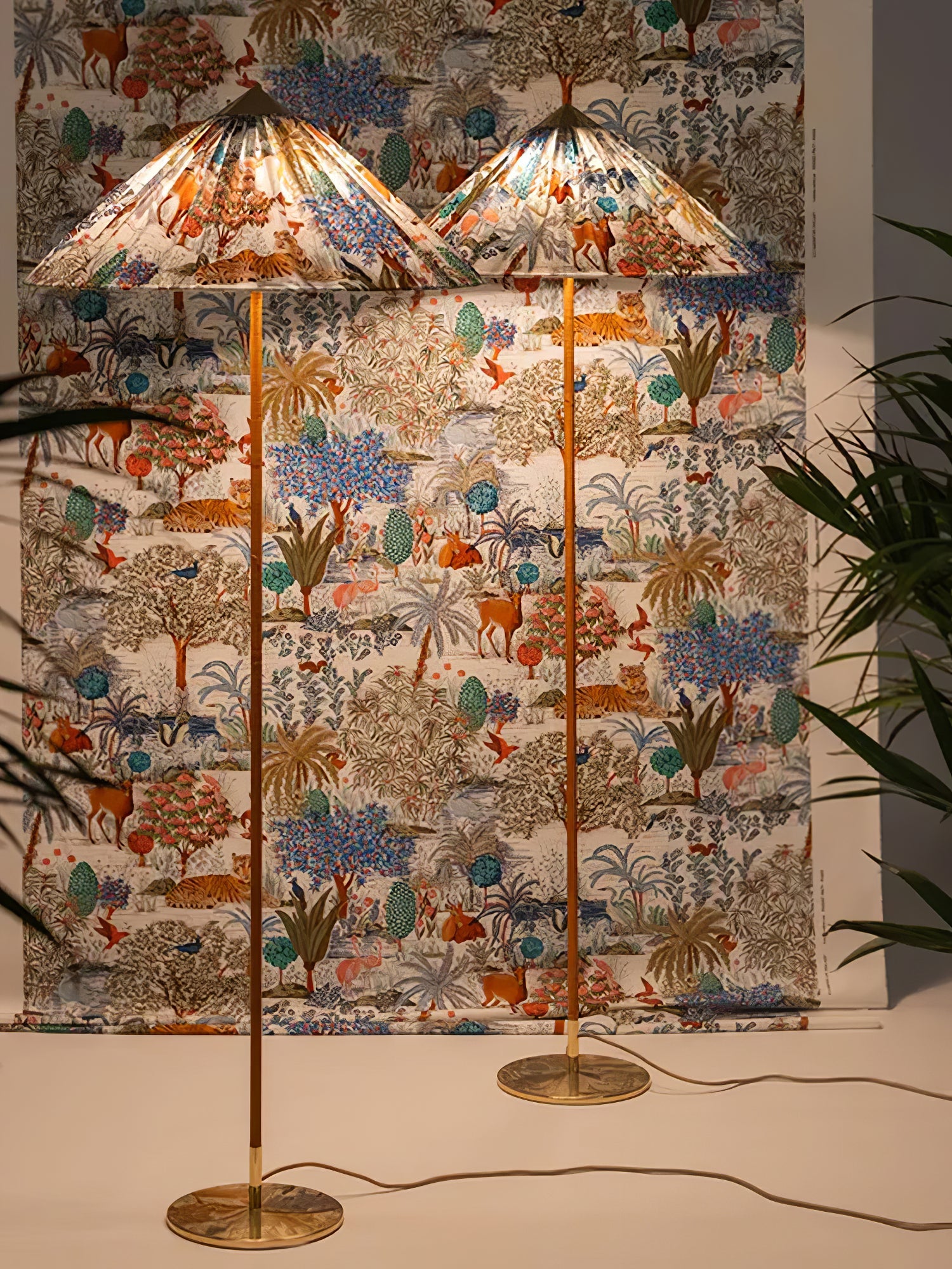 9602 Floor Lamp