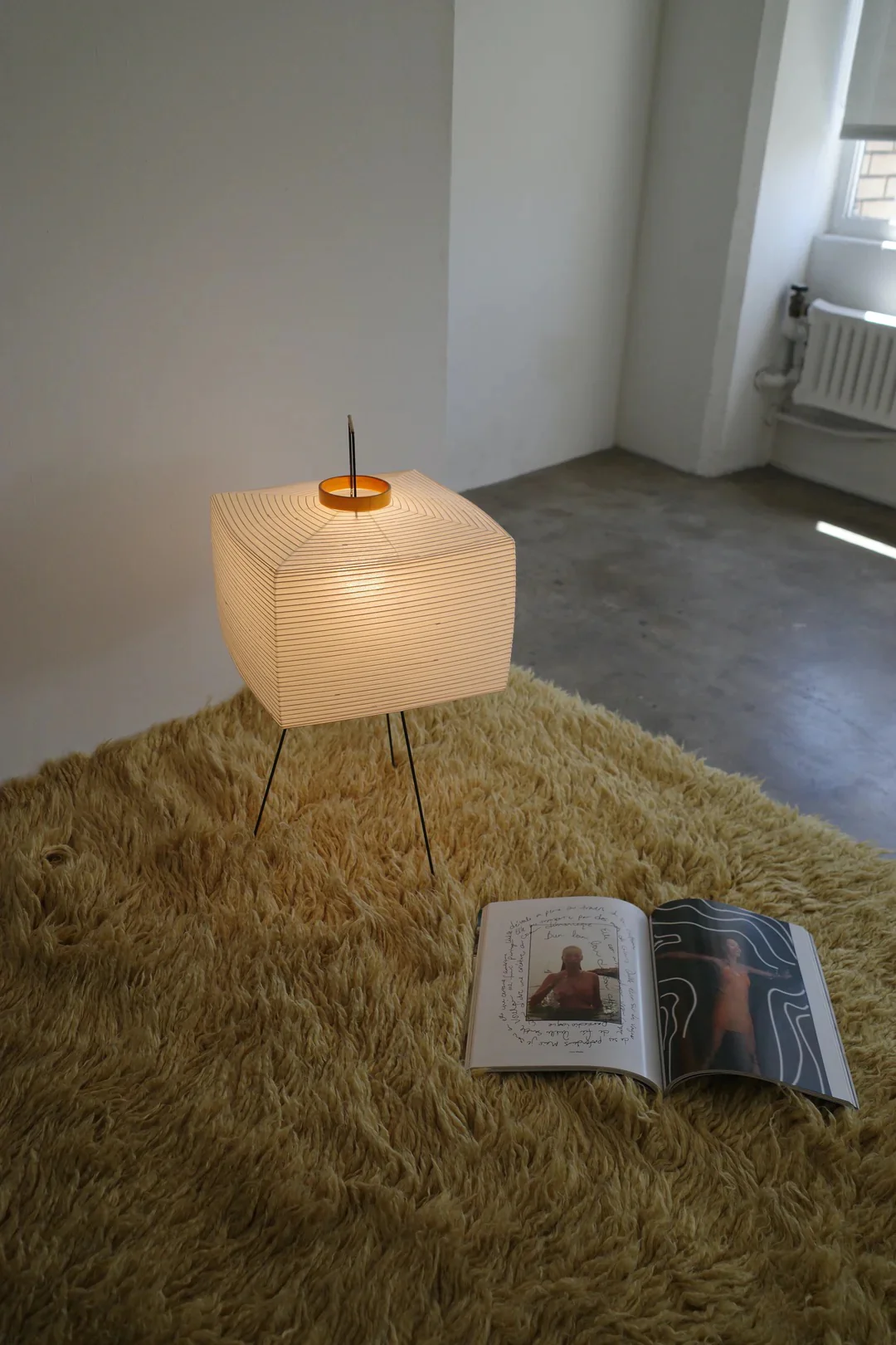 Sora Washi Paper Tripod Lamp