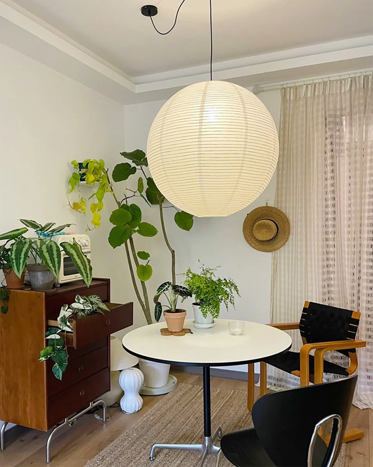 Suspension globe en papier Nuvora