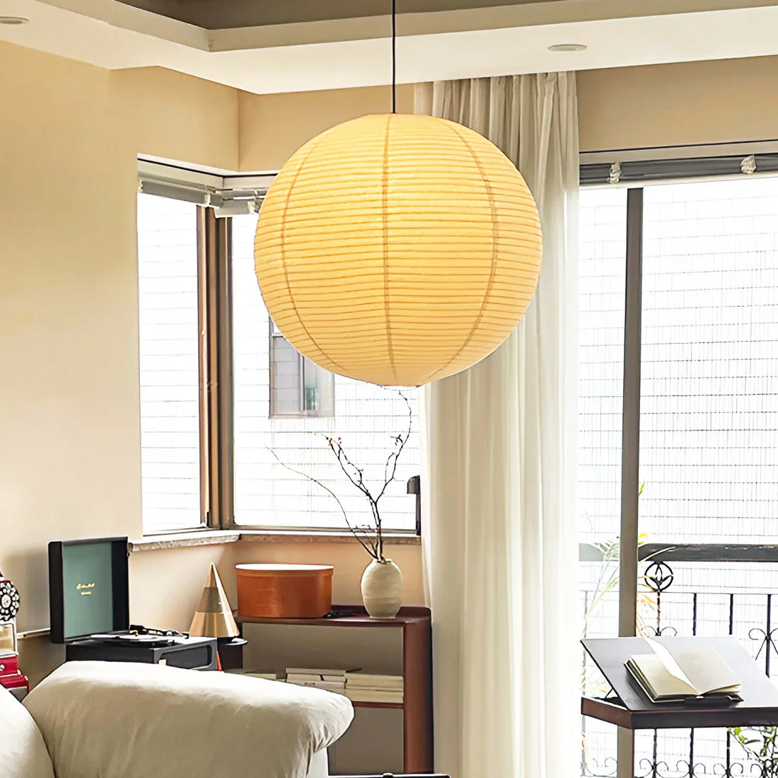 Suspension globe en papier Nuvora