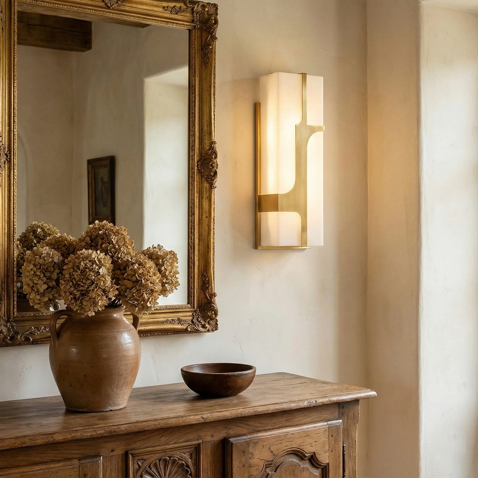 Alabaster Ariel Wall Lamp
