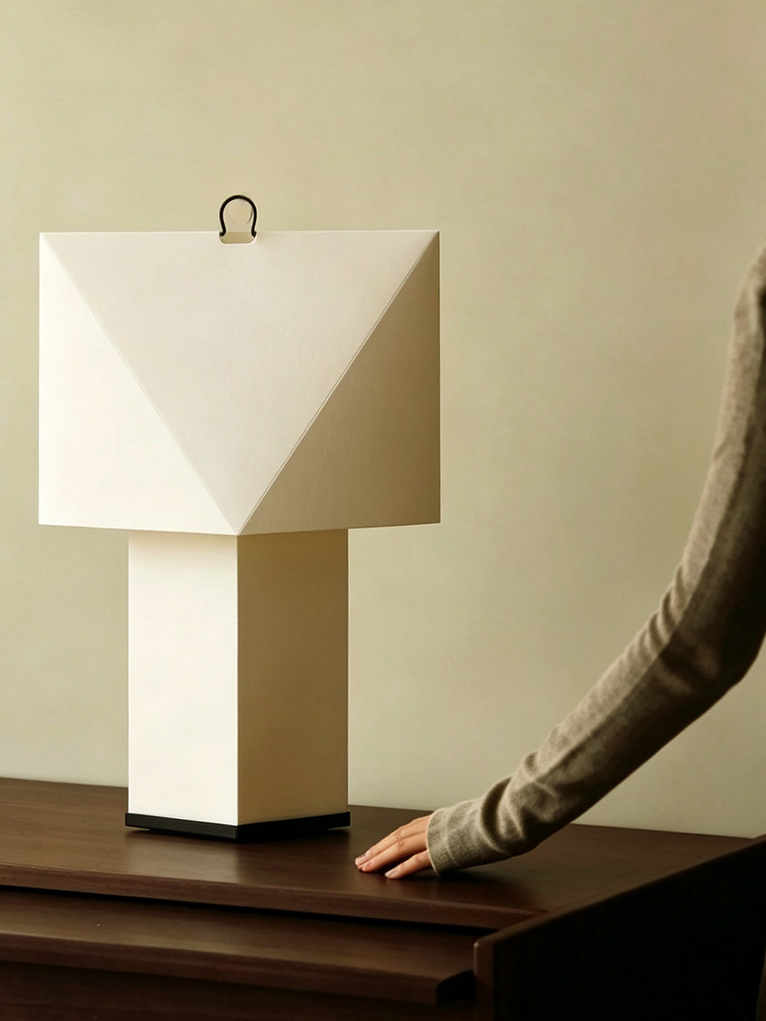 Aplat Table Lamp