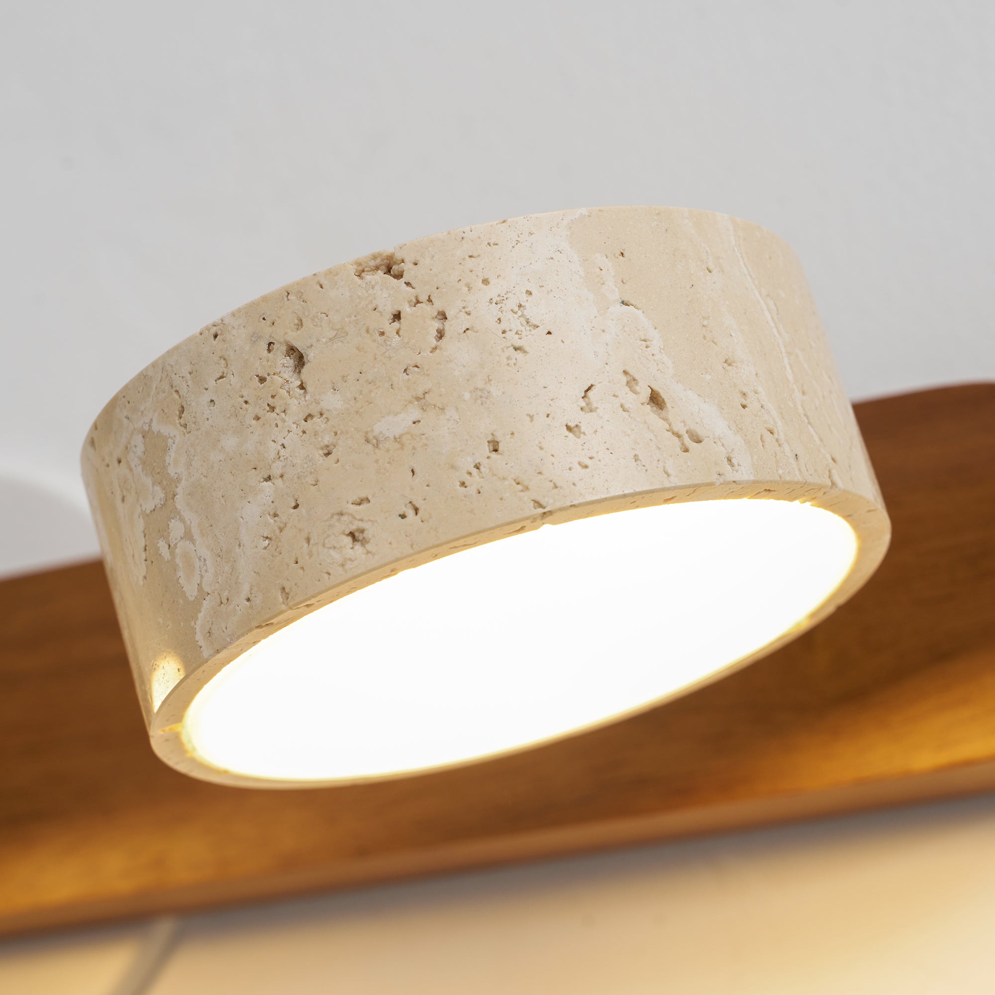 Arden Travertin Linear Wandleuchte