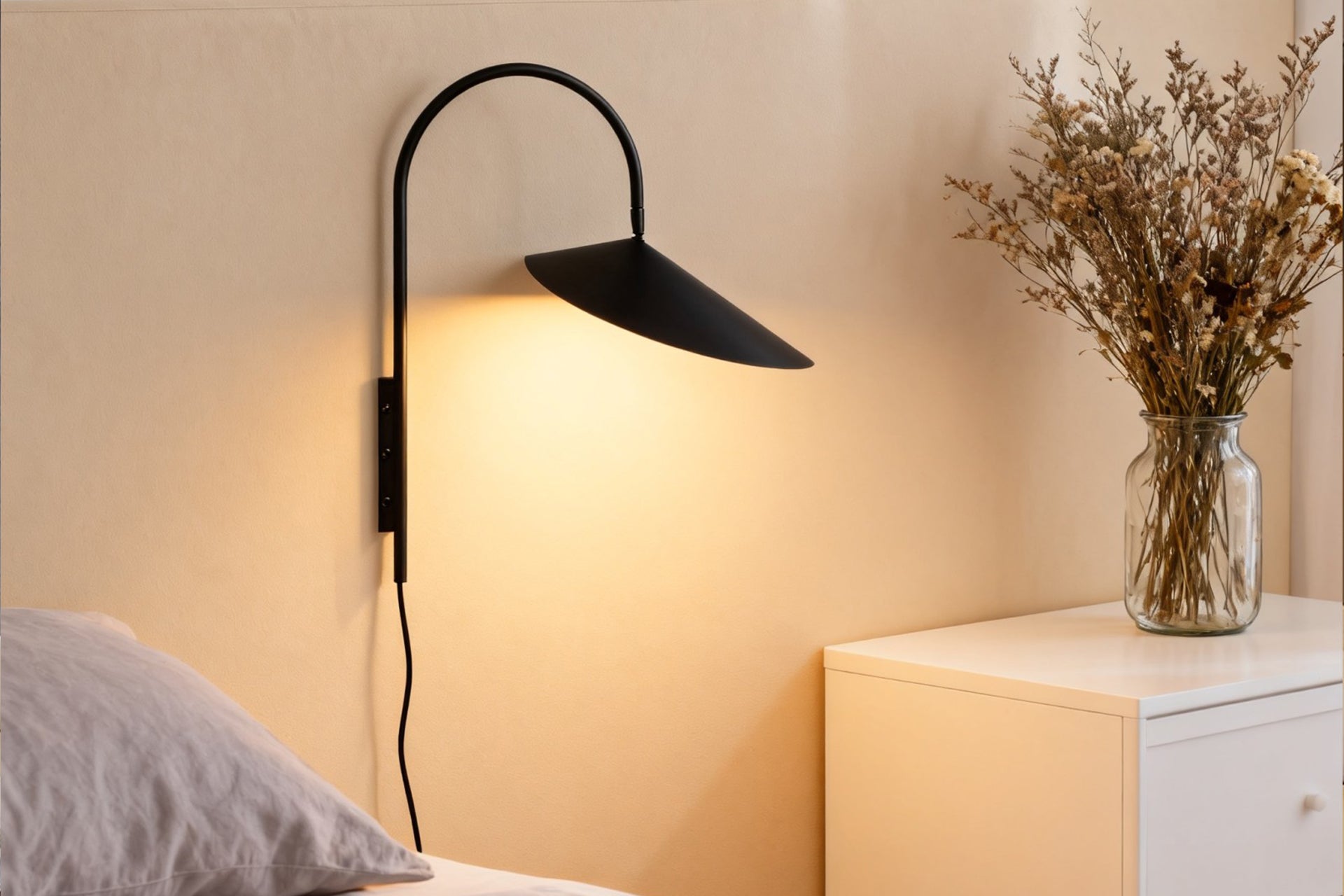 Arum Plug-In Wall Sconce