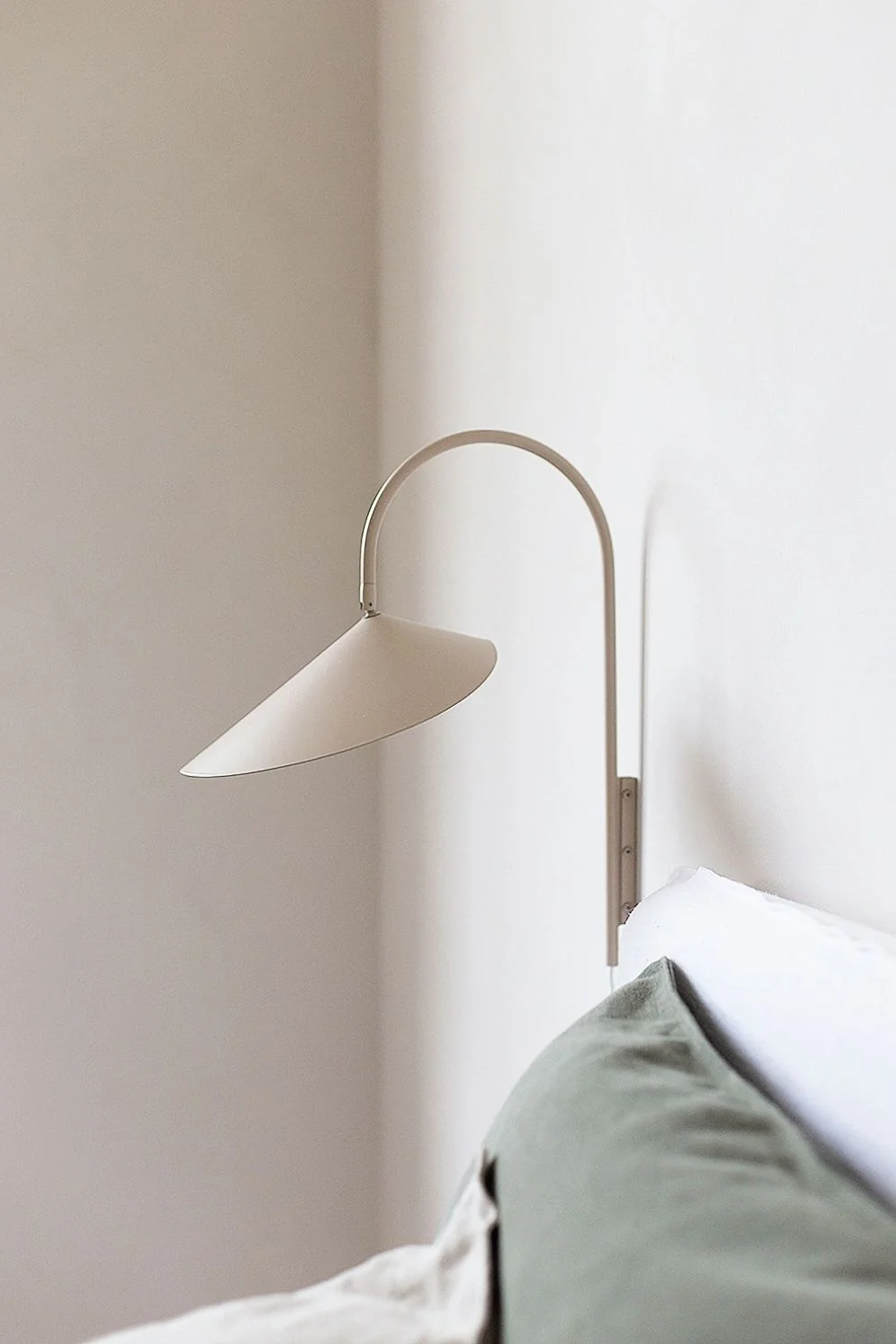 Arum Plug-In Wall Sconce