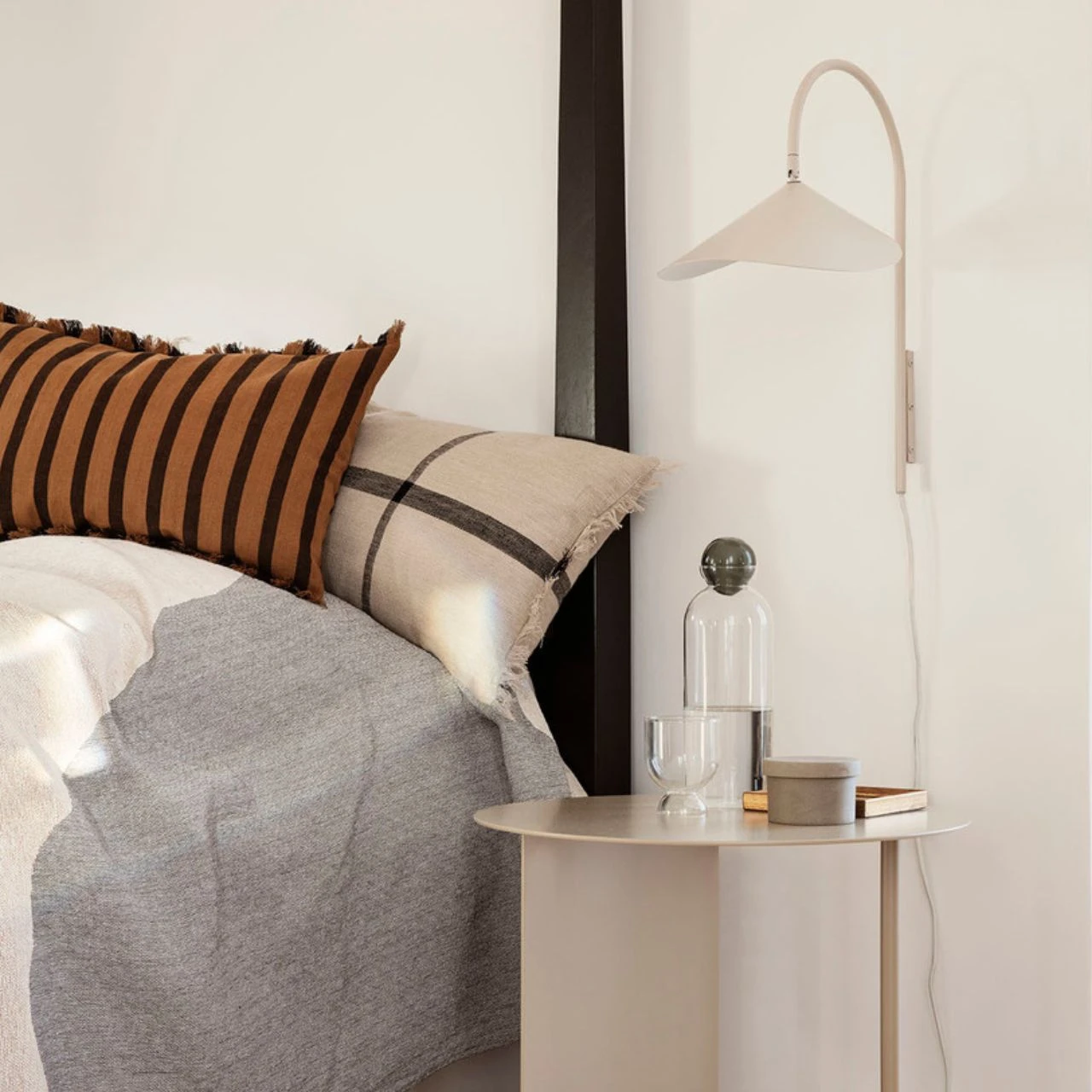 Arum Plug-In Wall Sconce