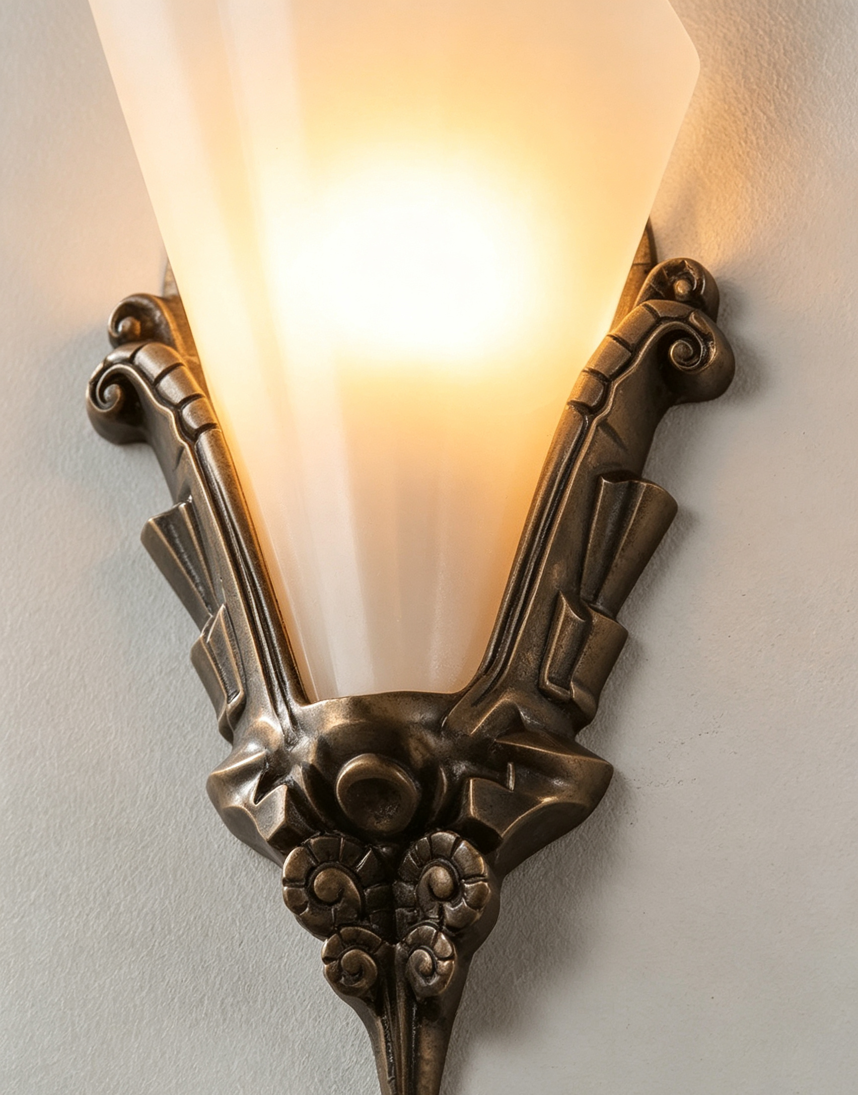 Aurivelle Deco Glass Wall Sconce