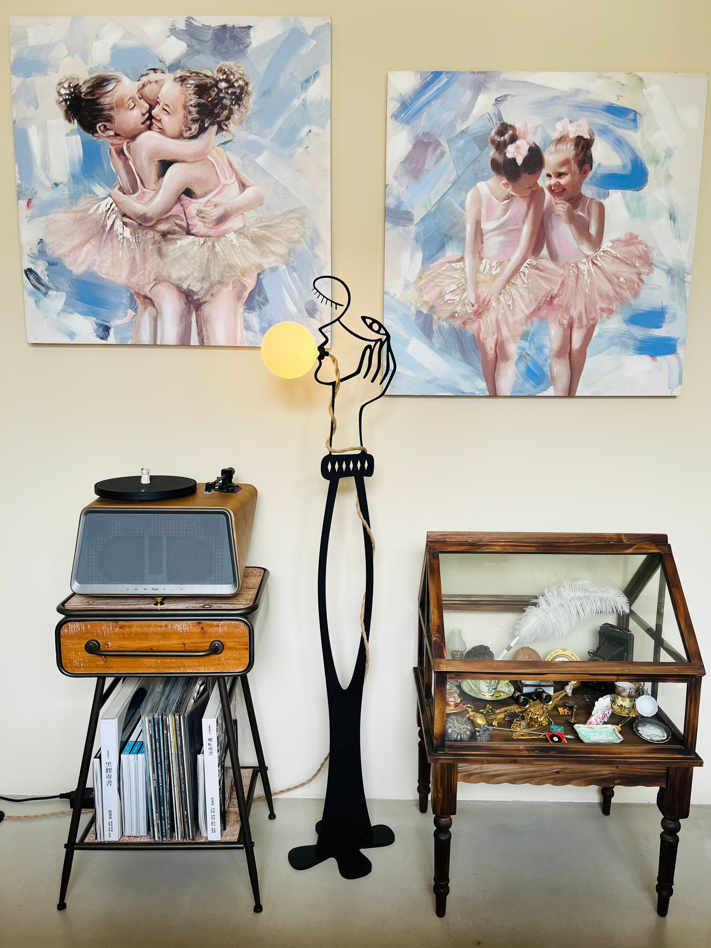 Aveline Muse Sculptural Globe Floor Lamp