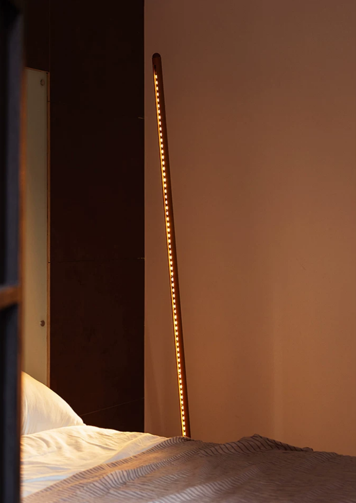Avenor Inclined Linear Floor Lamp