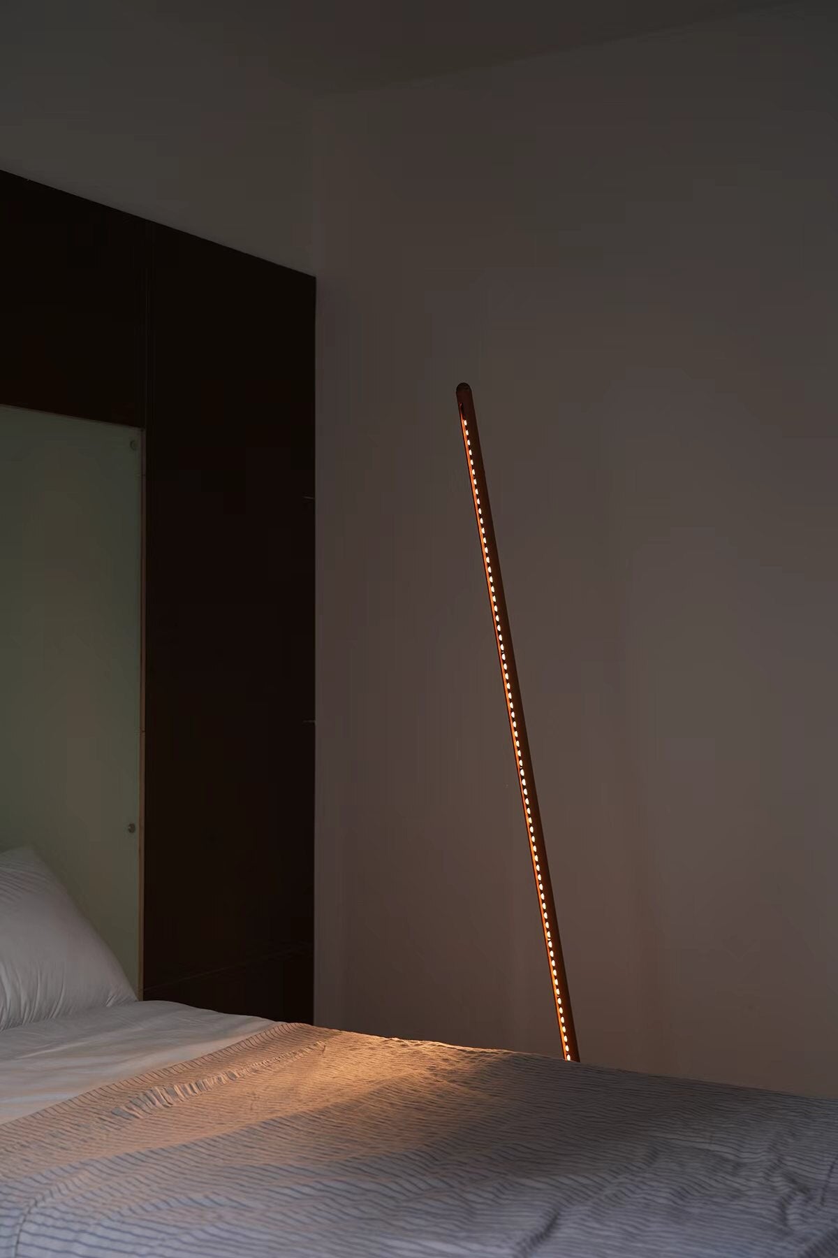Avenor Inclined Linear Floor Lamp