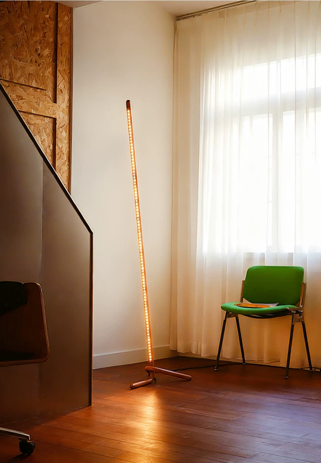 Avenor Inclined Linear Floor Lamp