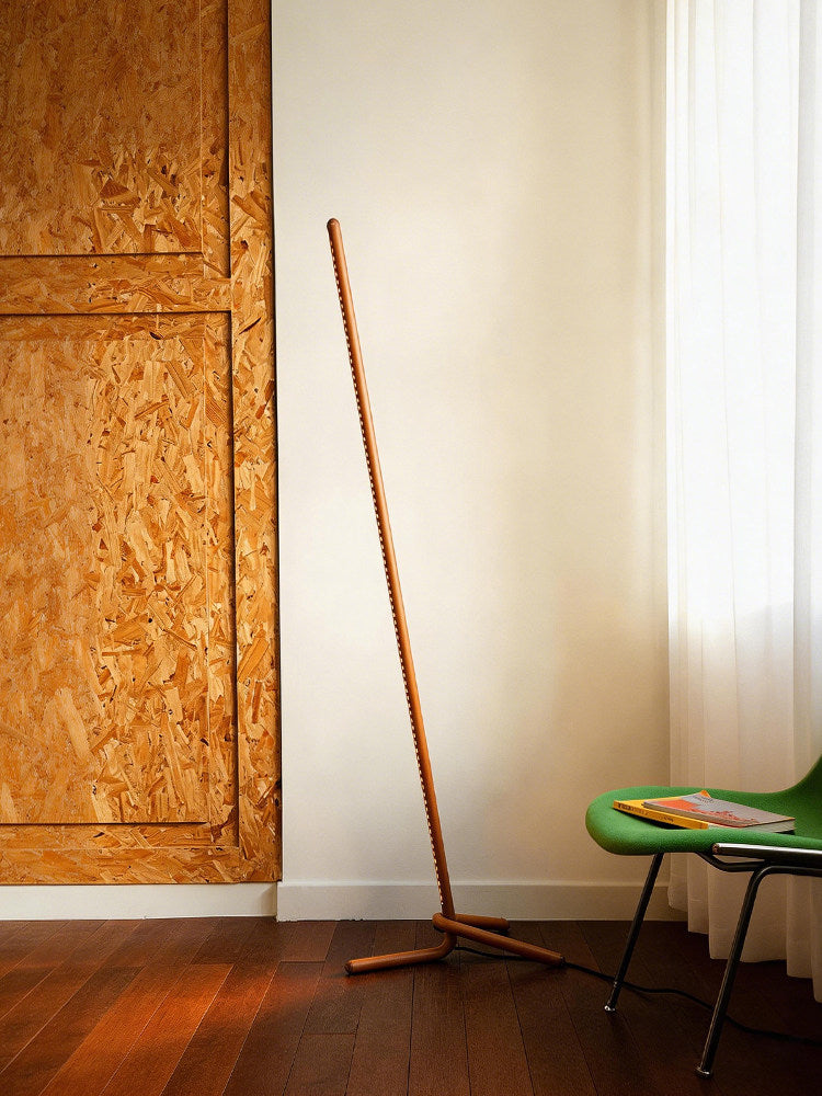 Avenor Inclined Linear Floor Lamp