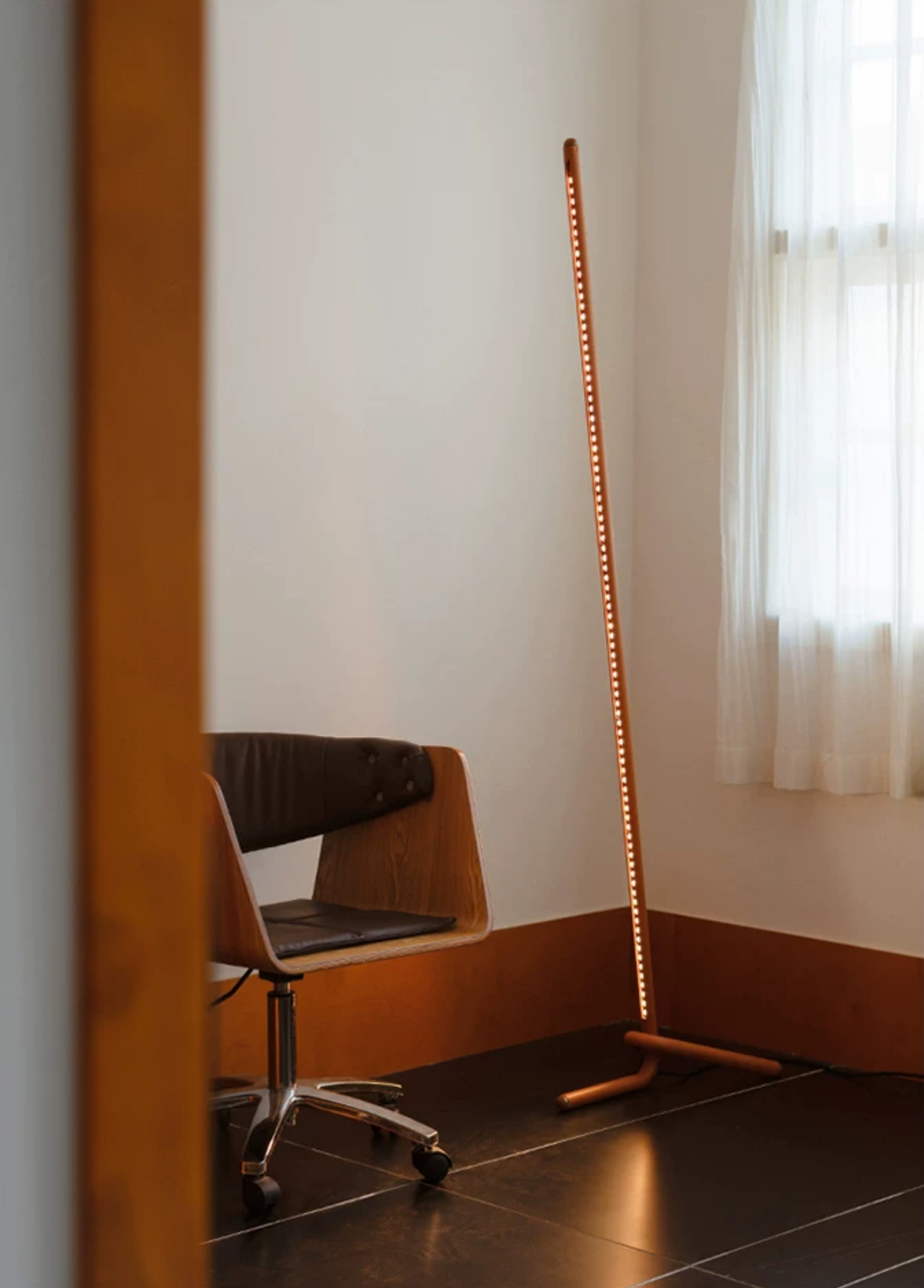 Avenor Inclined Linear Floor Lamp