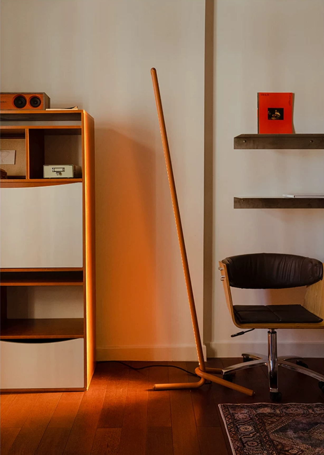 Avenor Inclined Linear Floor Lamp