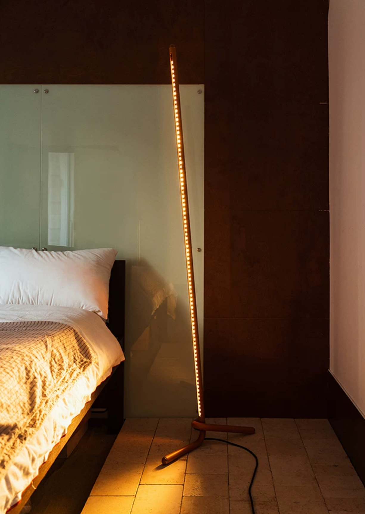Avenor Inclined Linear Floor Lamp
