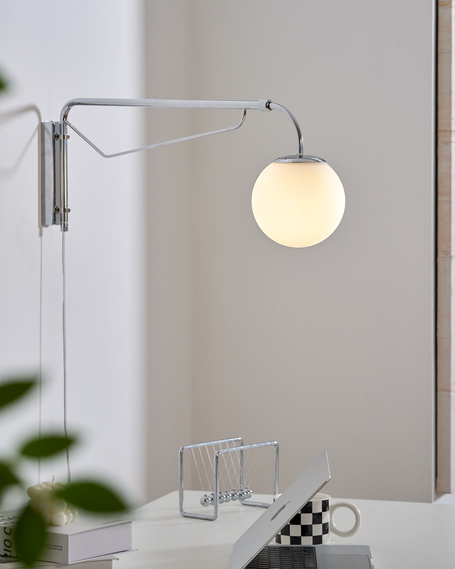 Averyn Telescopic Wall Lamp