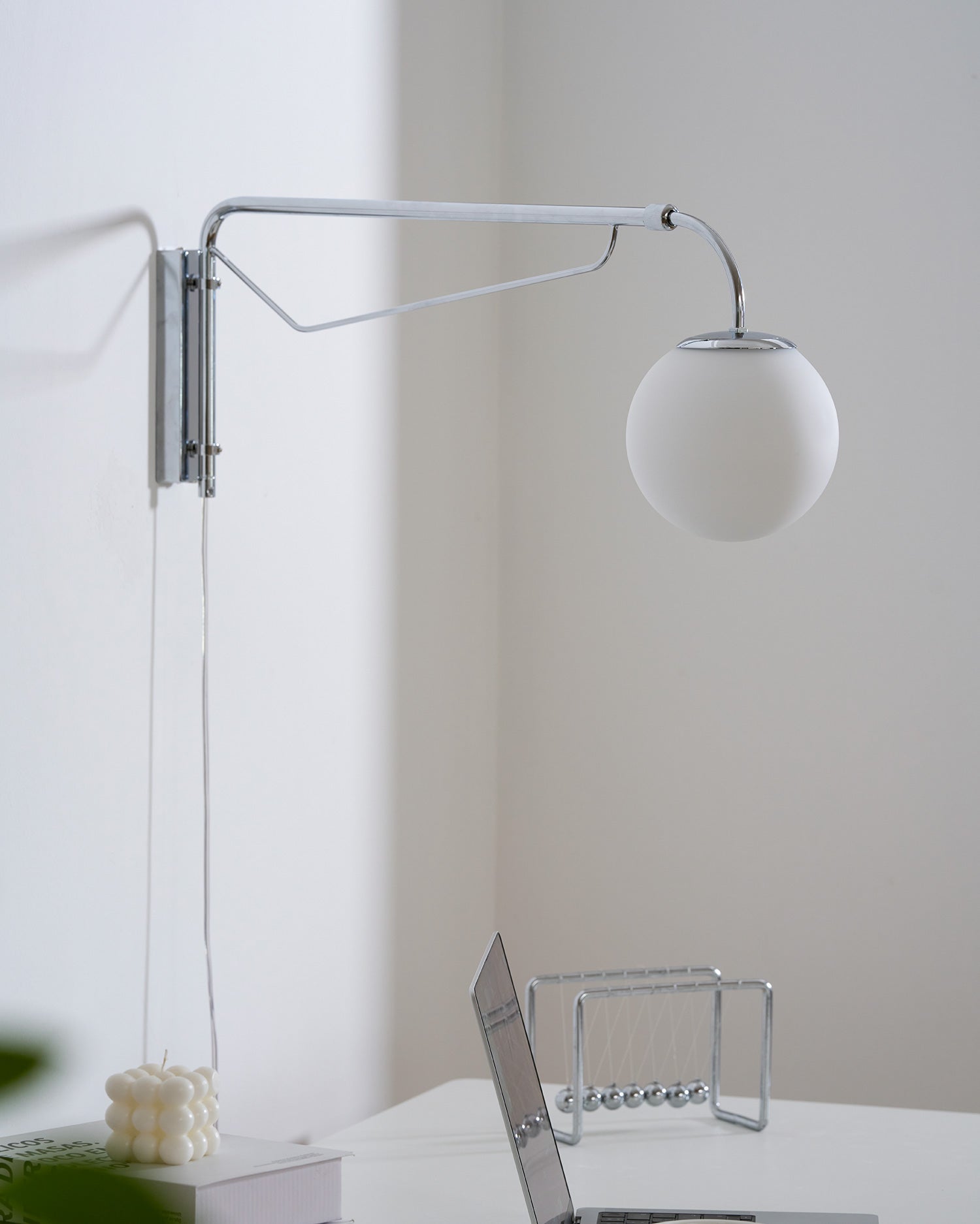 Averyn Telescopic Wall Lamp