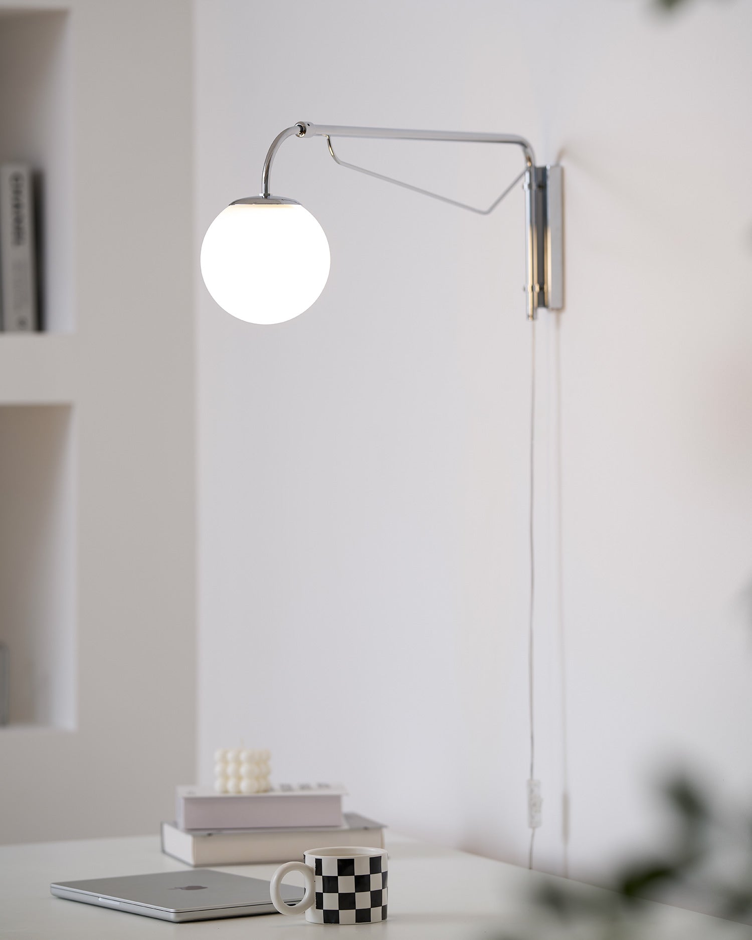 Averyn Telescopic Wall Lamp