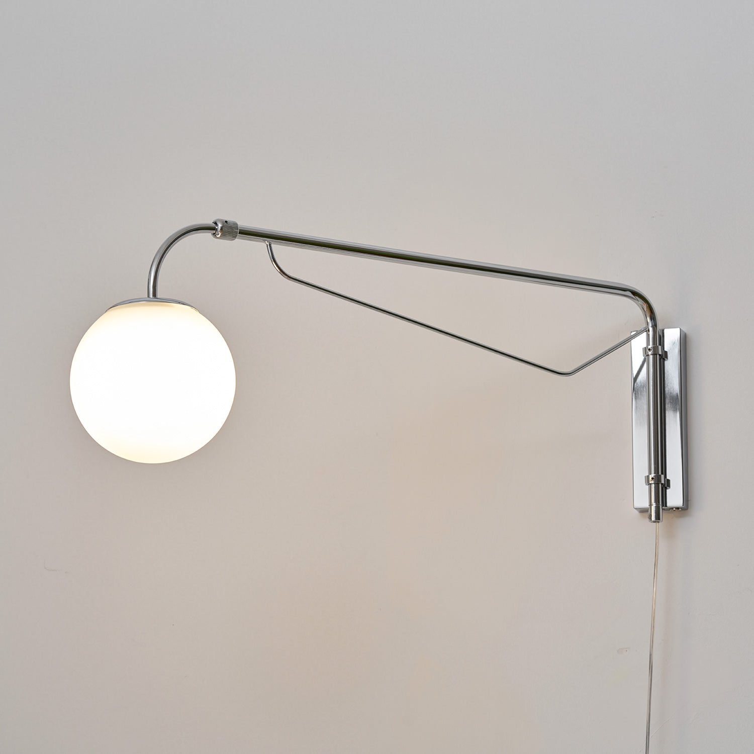 Averyn Telescopic Wall Lamp