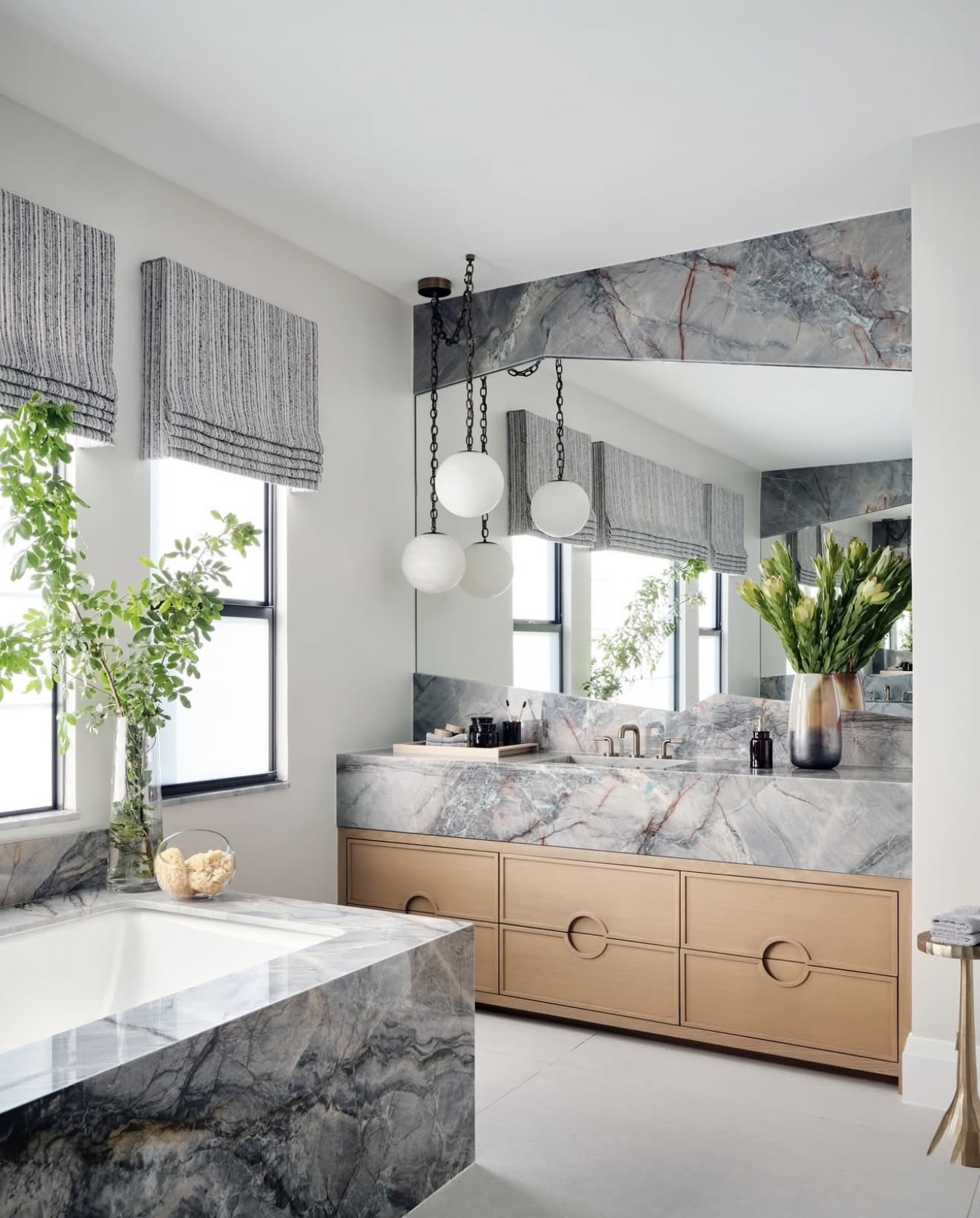 Catenelle Alabaster Swag Pendant Light