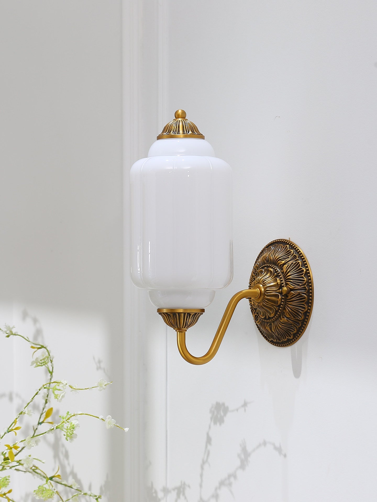 Eloise Single Glass Wall Lamp