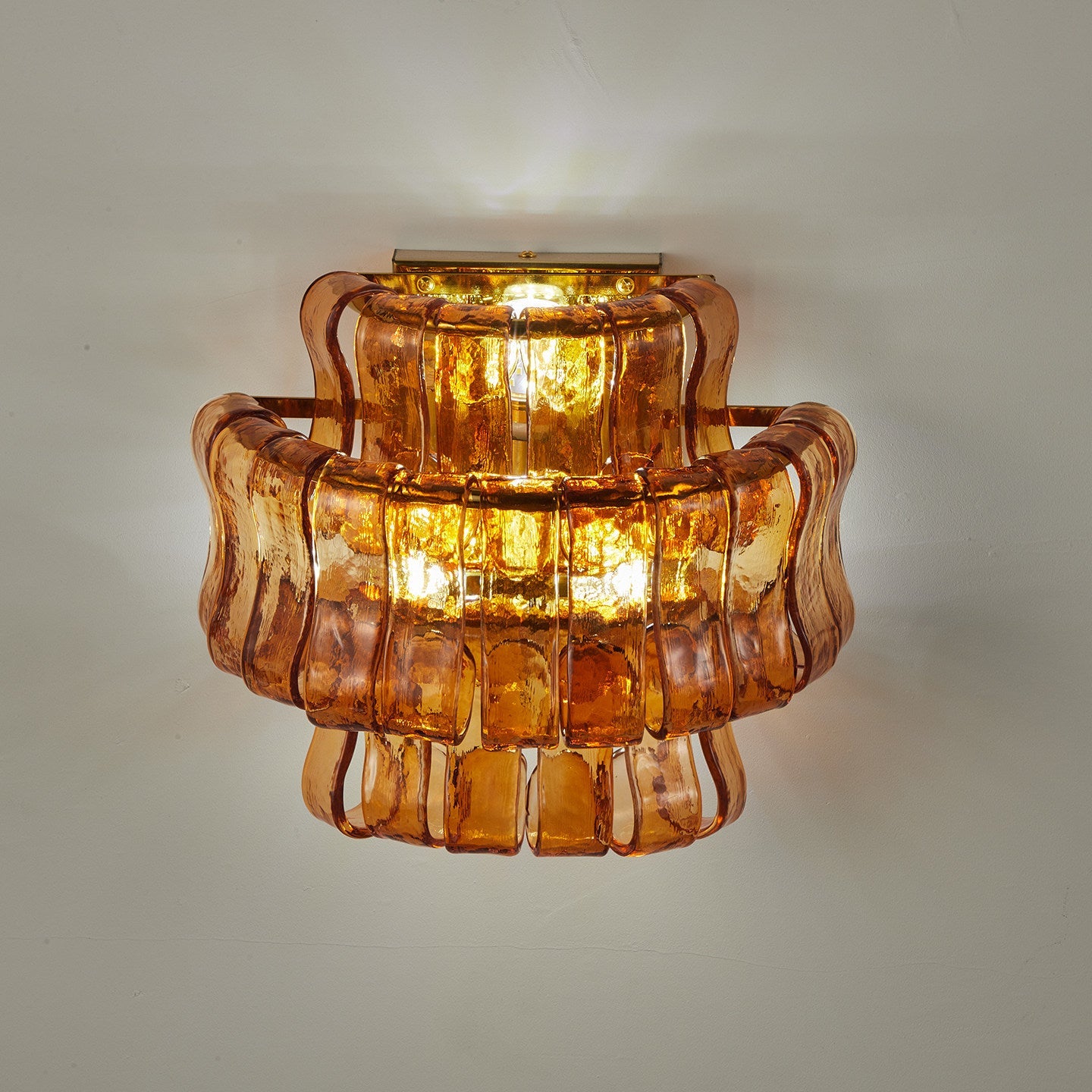 Elvaren Sculptural Wall Sconce