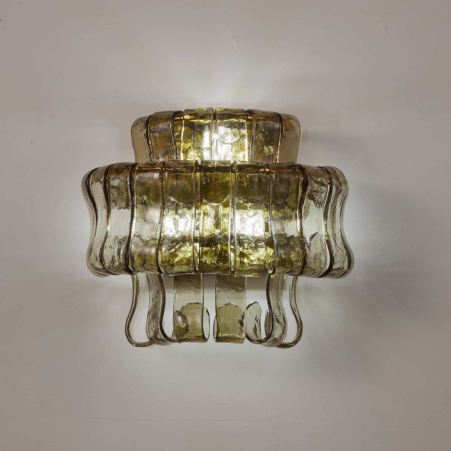 Elvaren Sculptural Wall Sconce