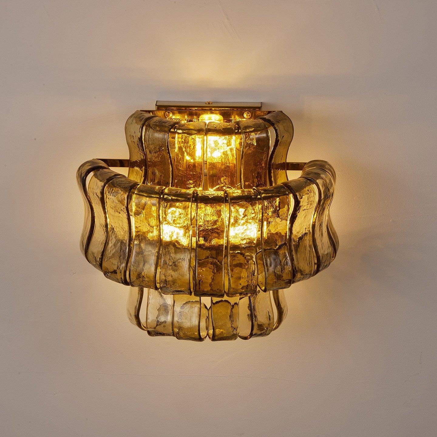 Elvaren Sculptural Wall Sconce