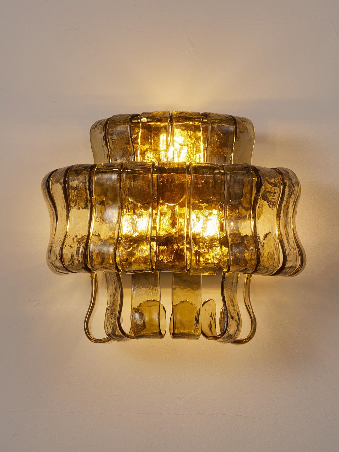 Elvaren Sculptural Wall Sconce