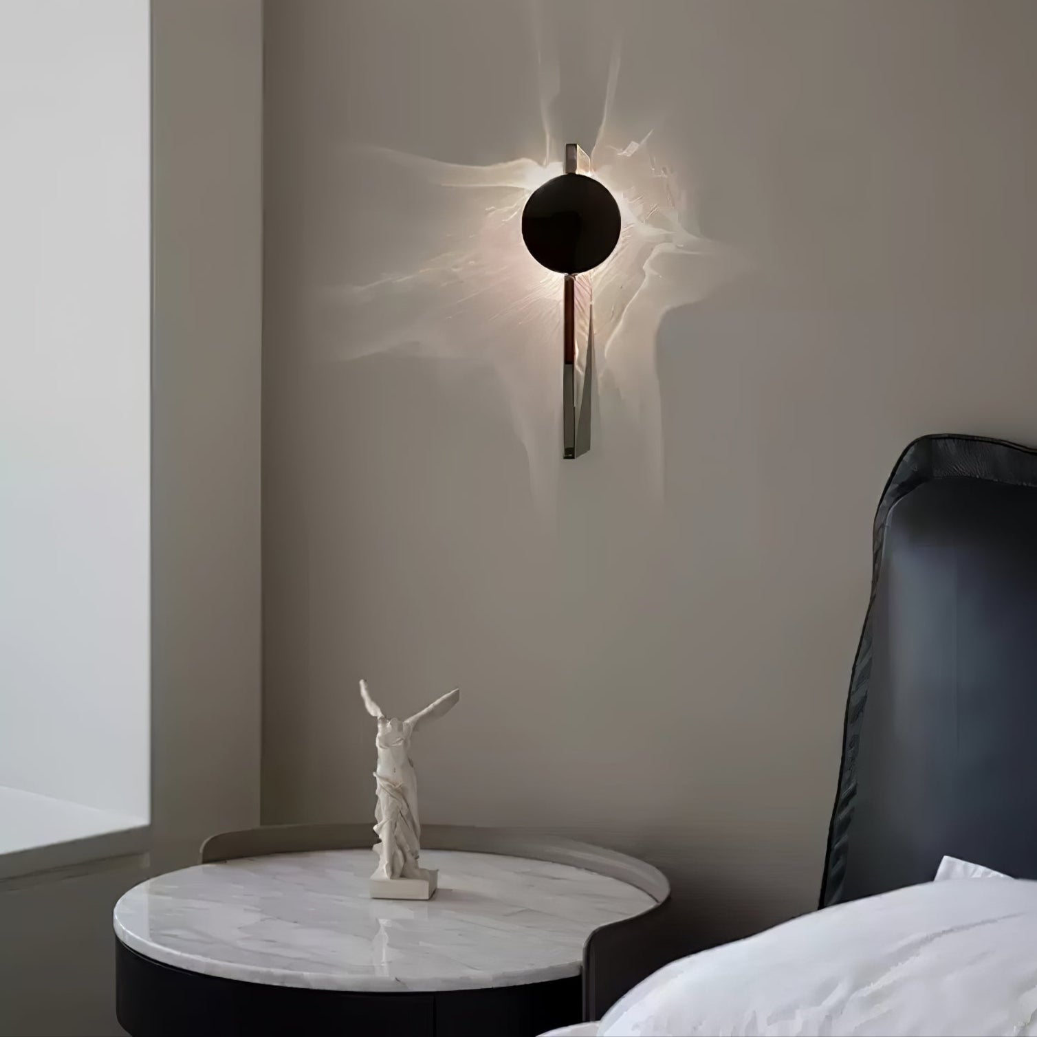 Kinetic Shadow Wall Lamp