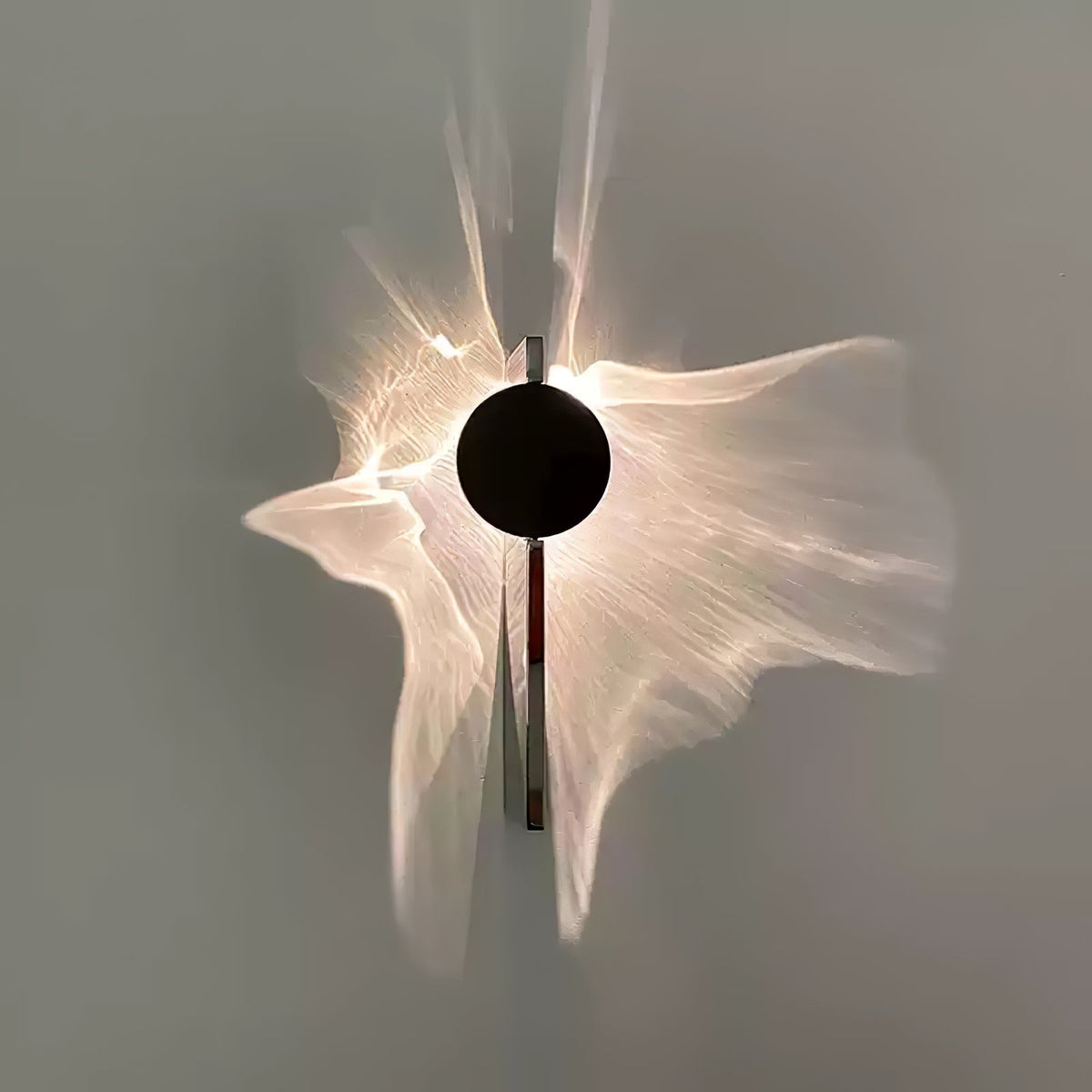 Kinetic Shadow Wall Lamp