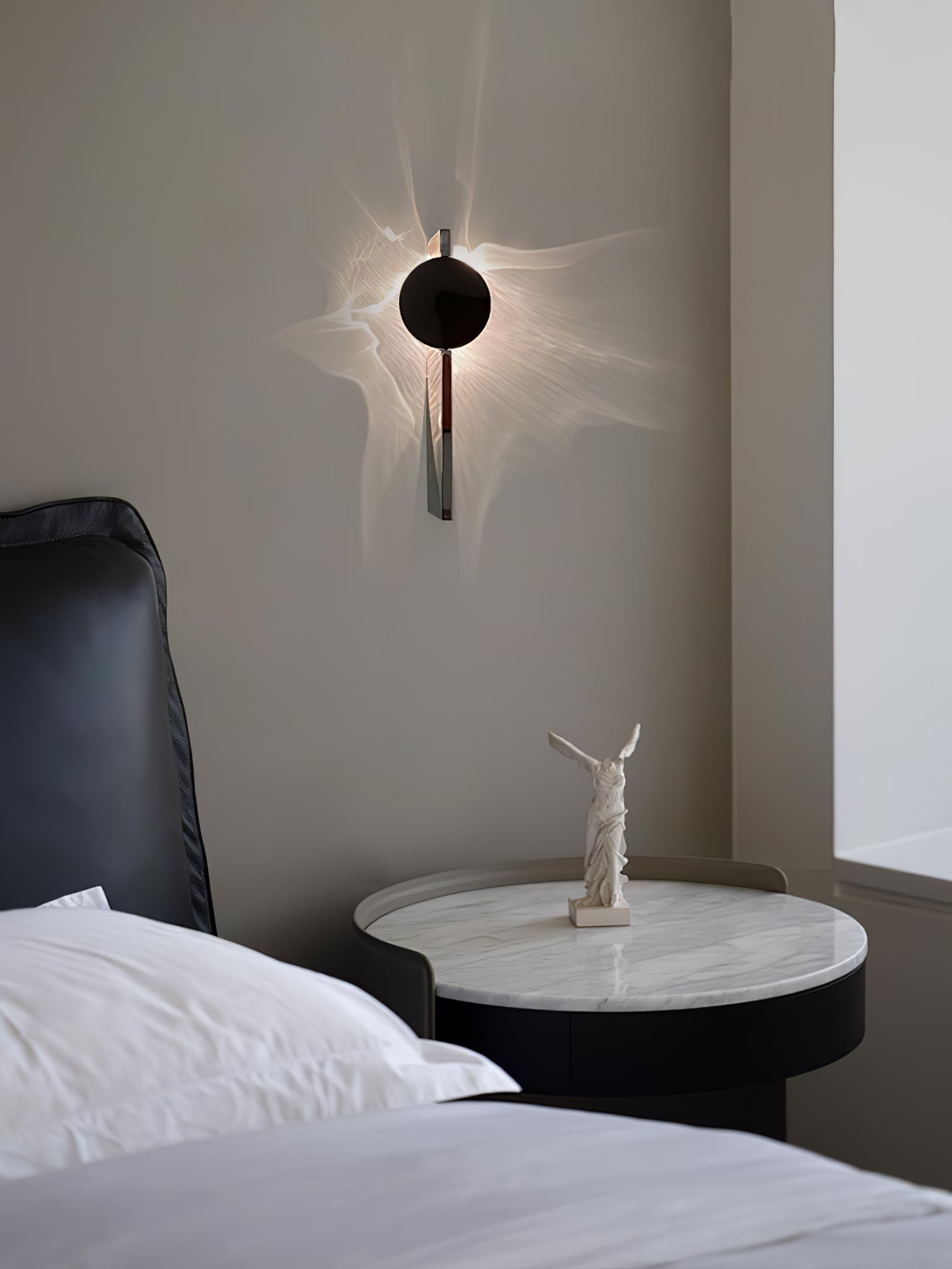 Kinetic Shadow Wall Lamp