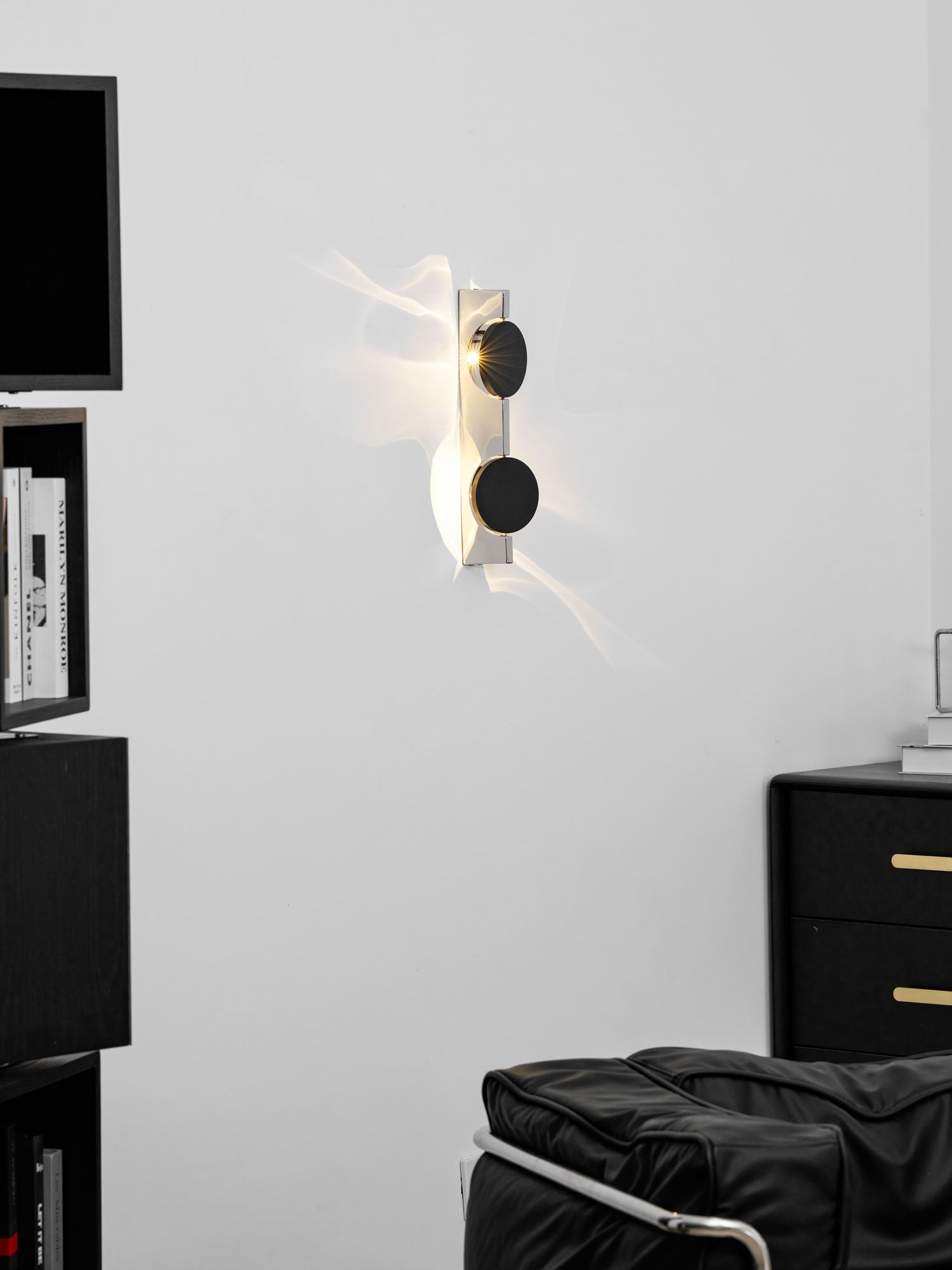 Kinetic Shadow Wall Lamp