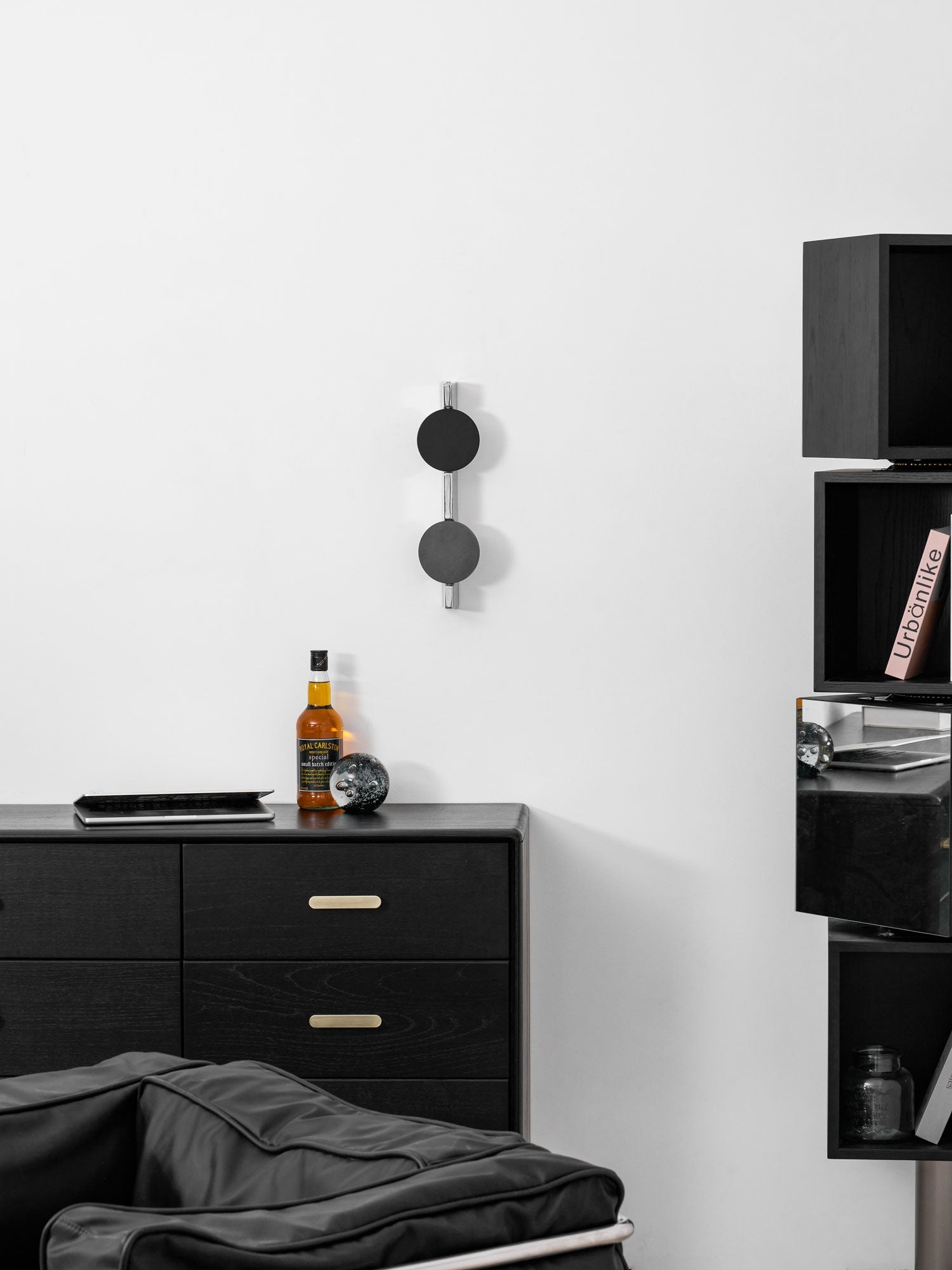 Kinetic Shadow Wall Lamp