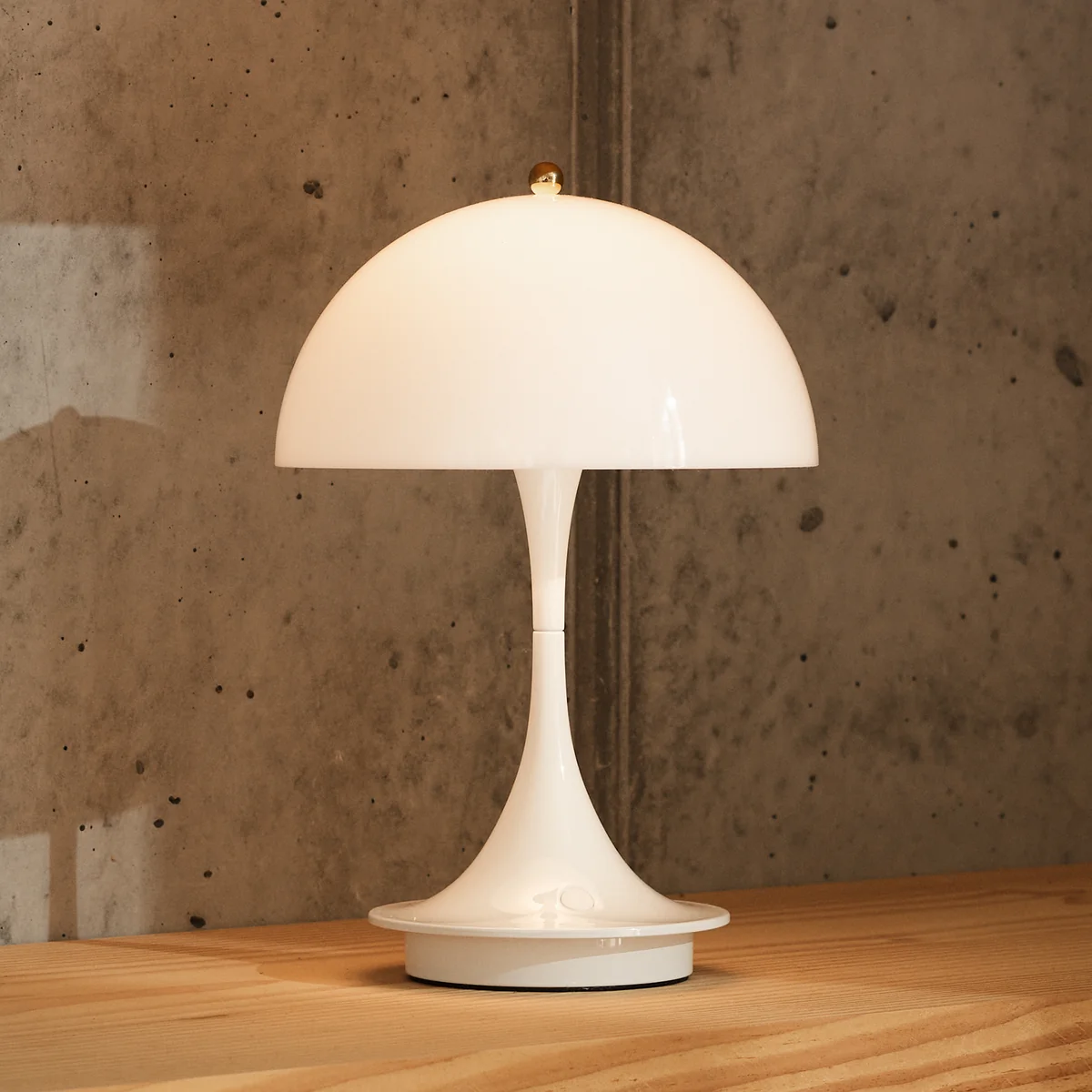 Lunora Dome Rechargeable Table Lamp