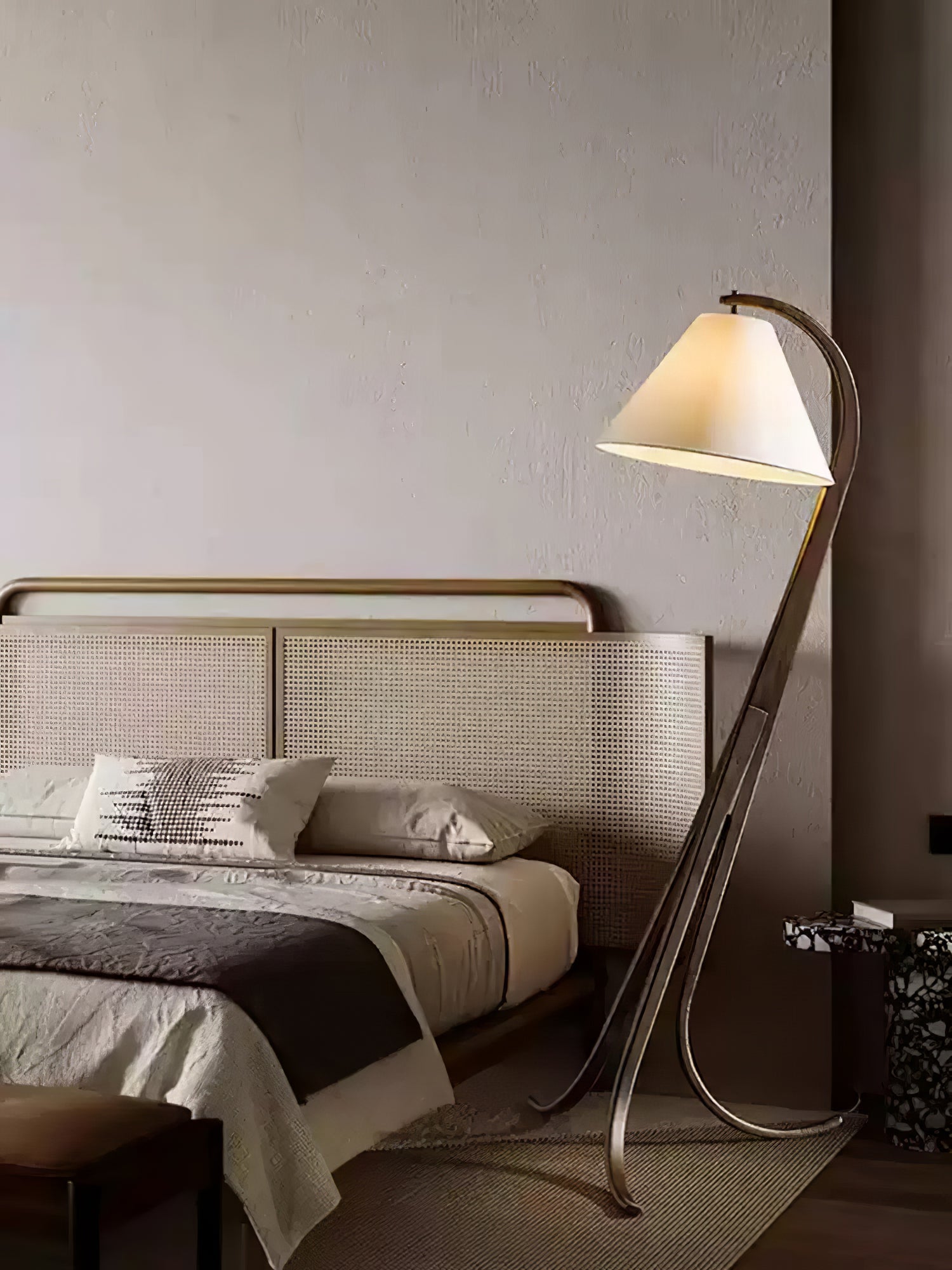 Orellis Curved Wood Floor Lamp