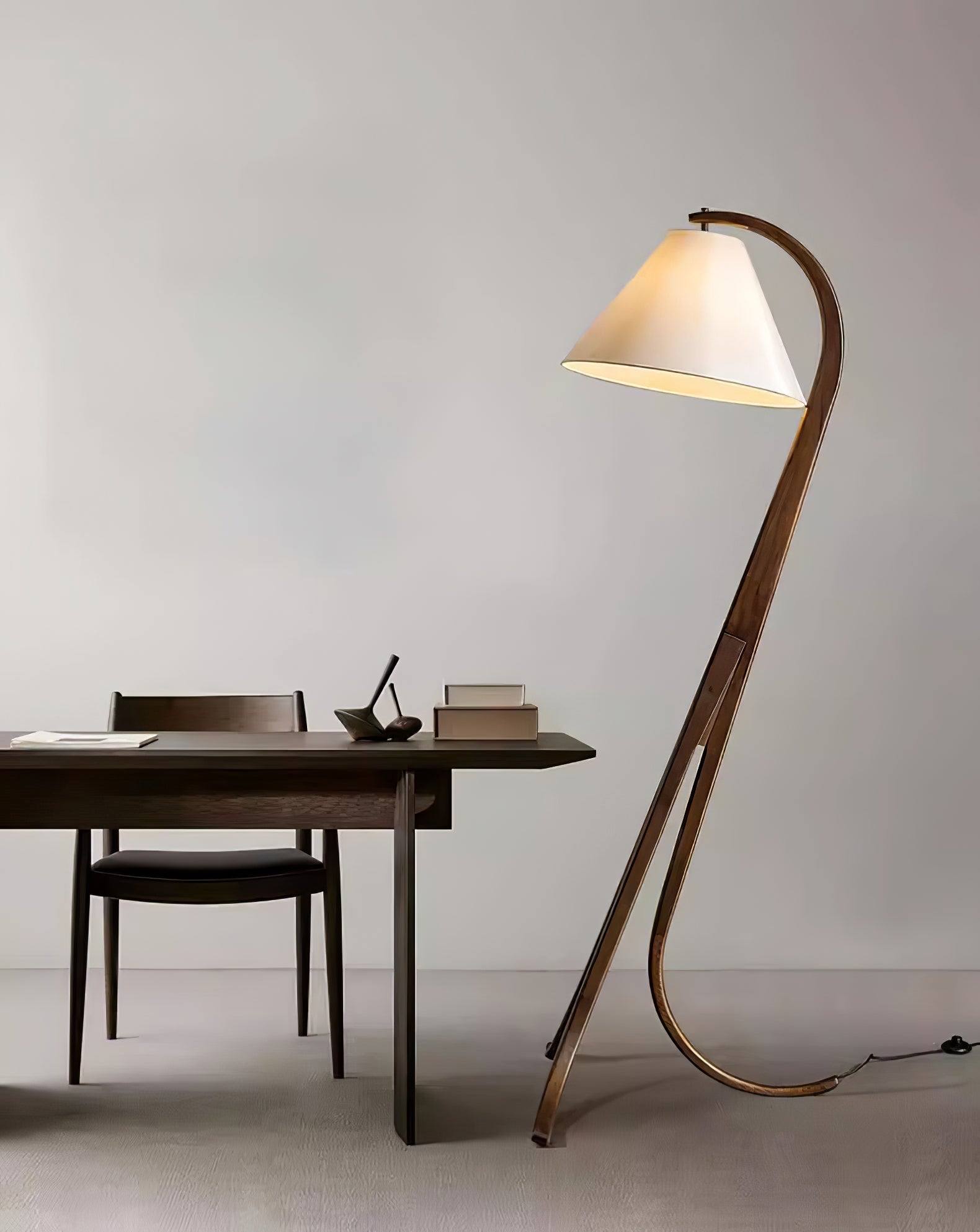 Orellis Curved Wood Floor Lamp