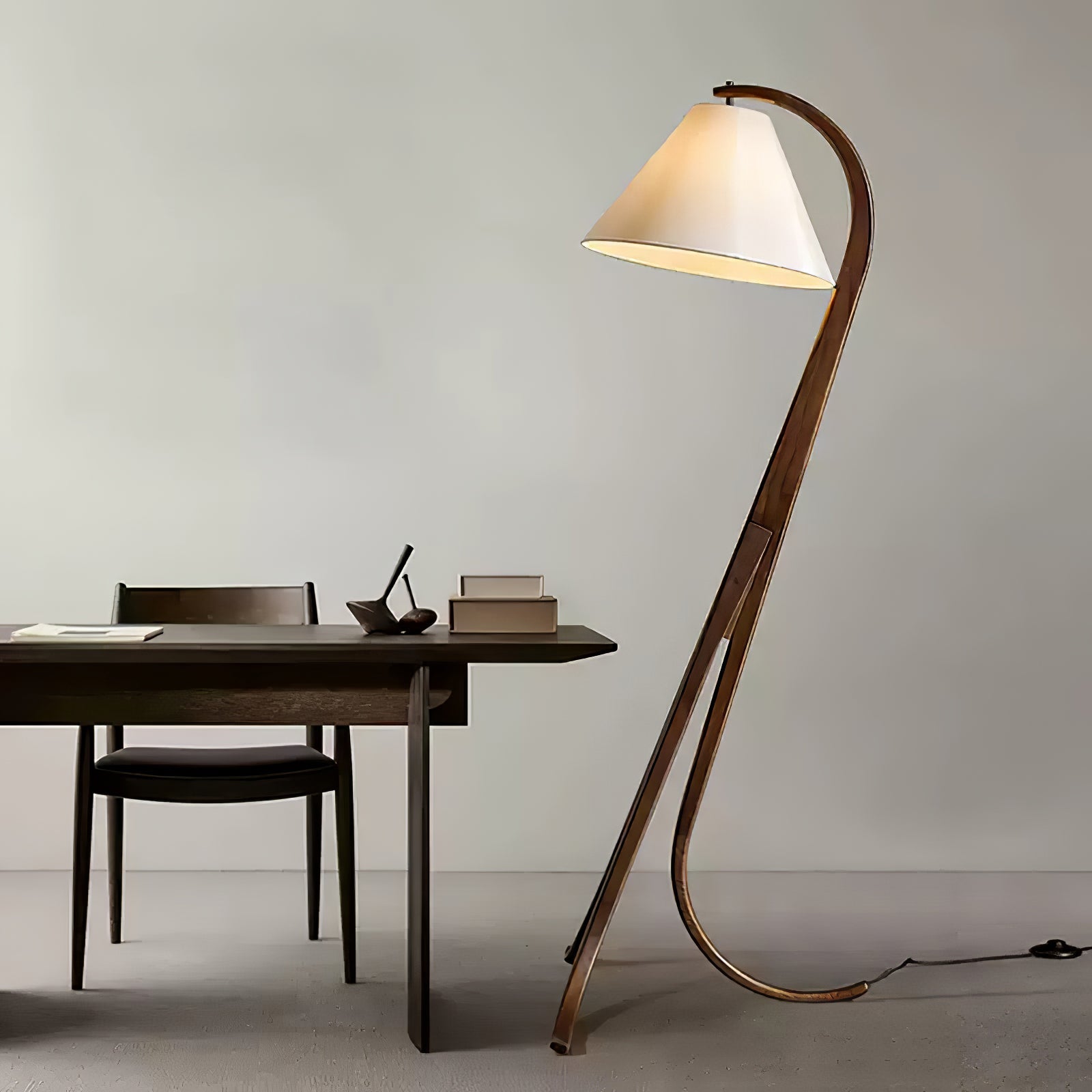 Orellis Curved Wood Floor Lamp