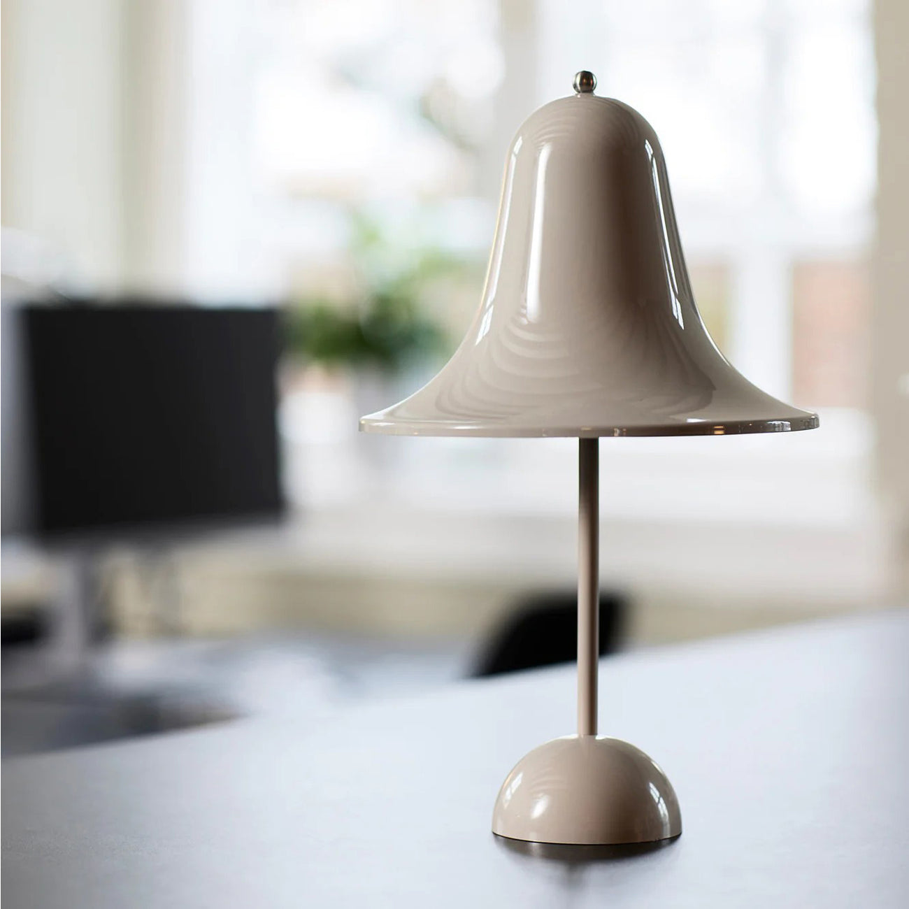 Pantop Bell Rechargeable Table Lamp