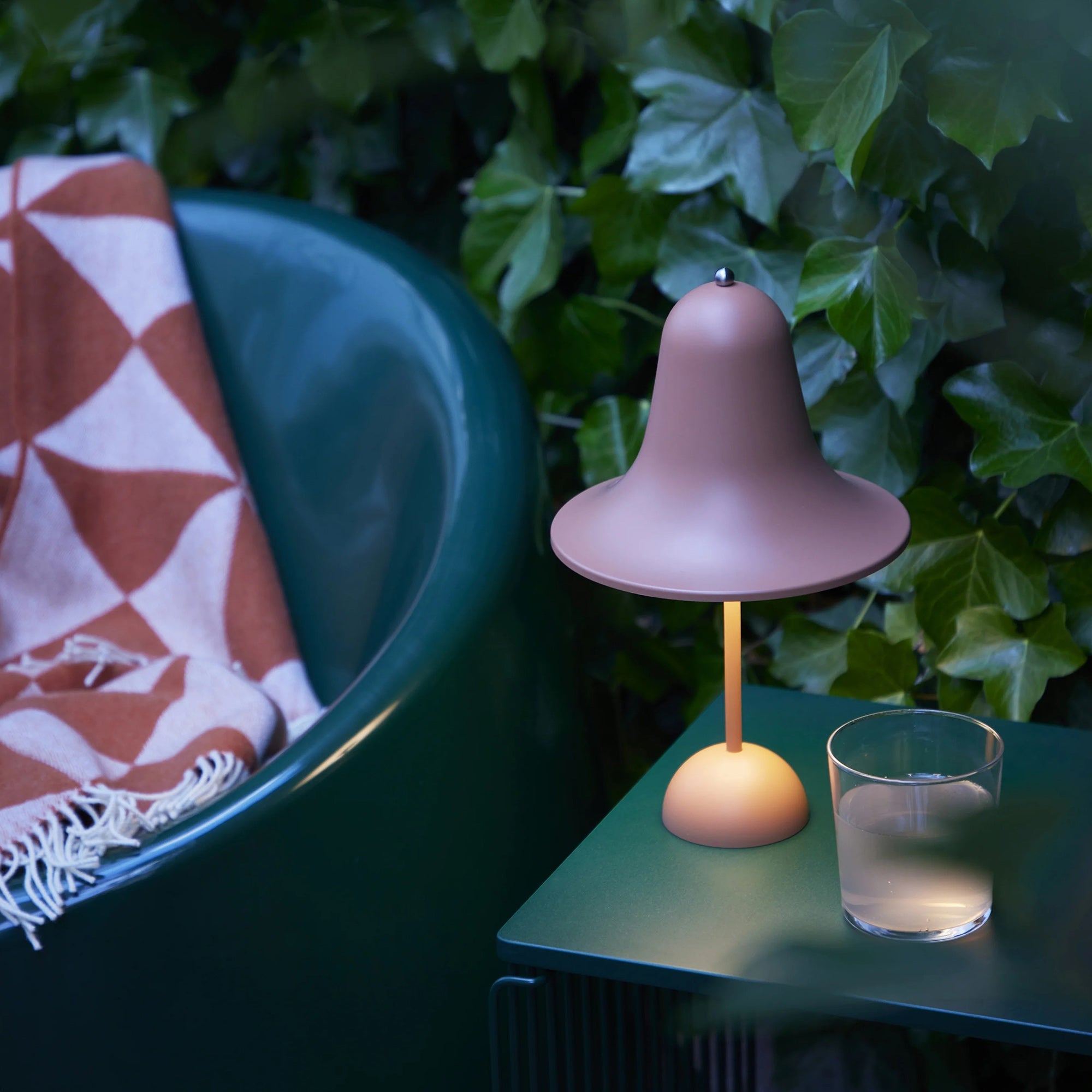 Pantop Bell Rechargeable Table Lamp