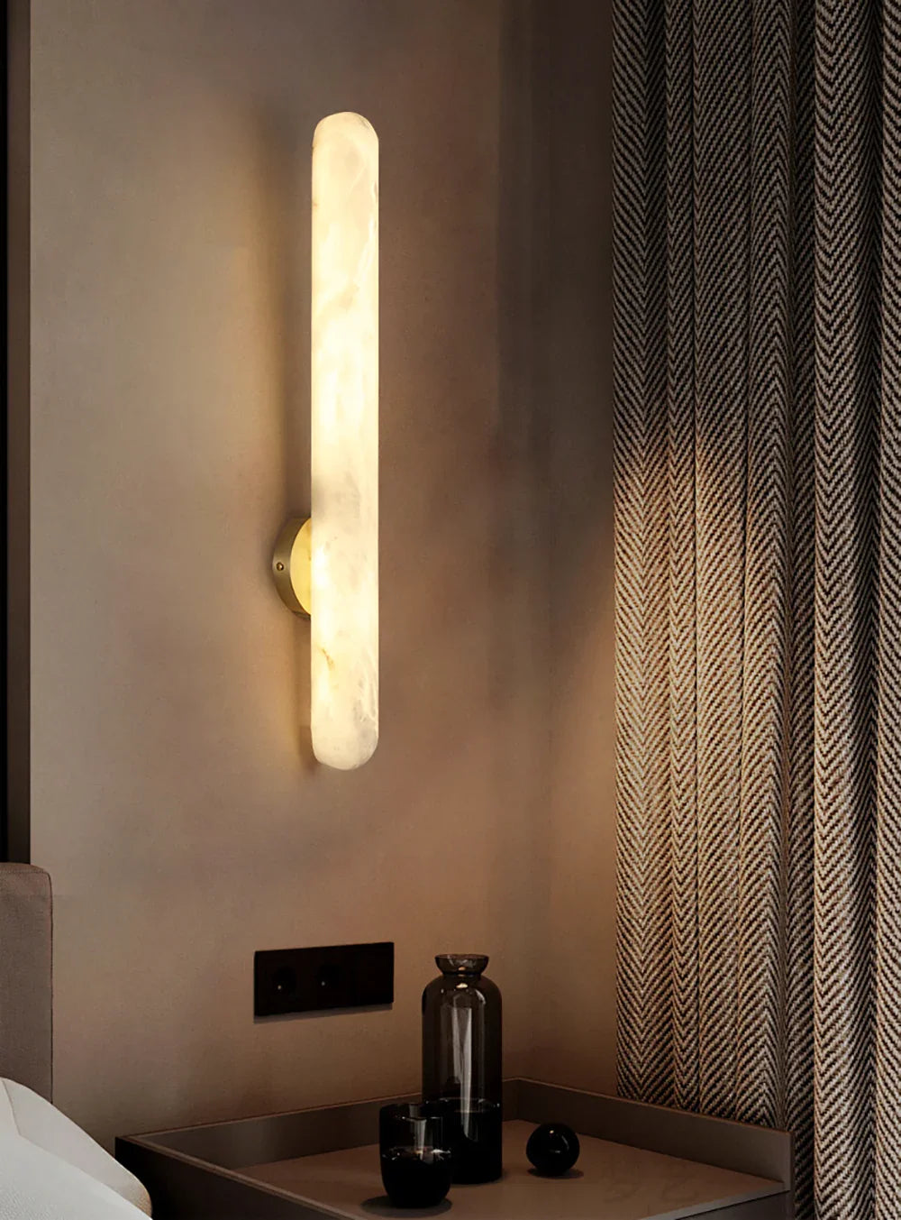 Selune Alabaster Column Wall Light